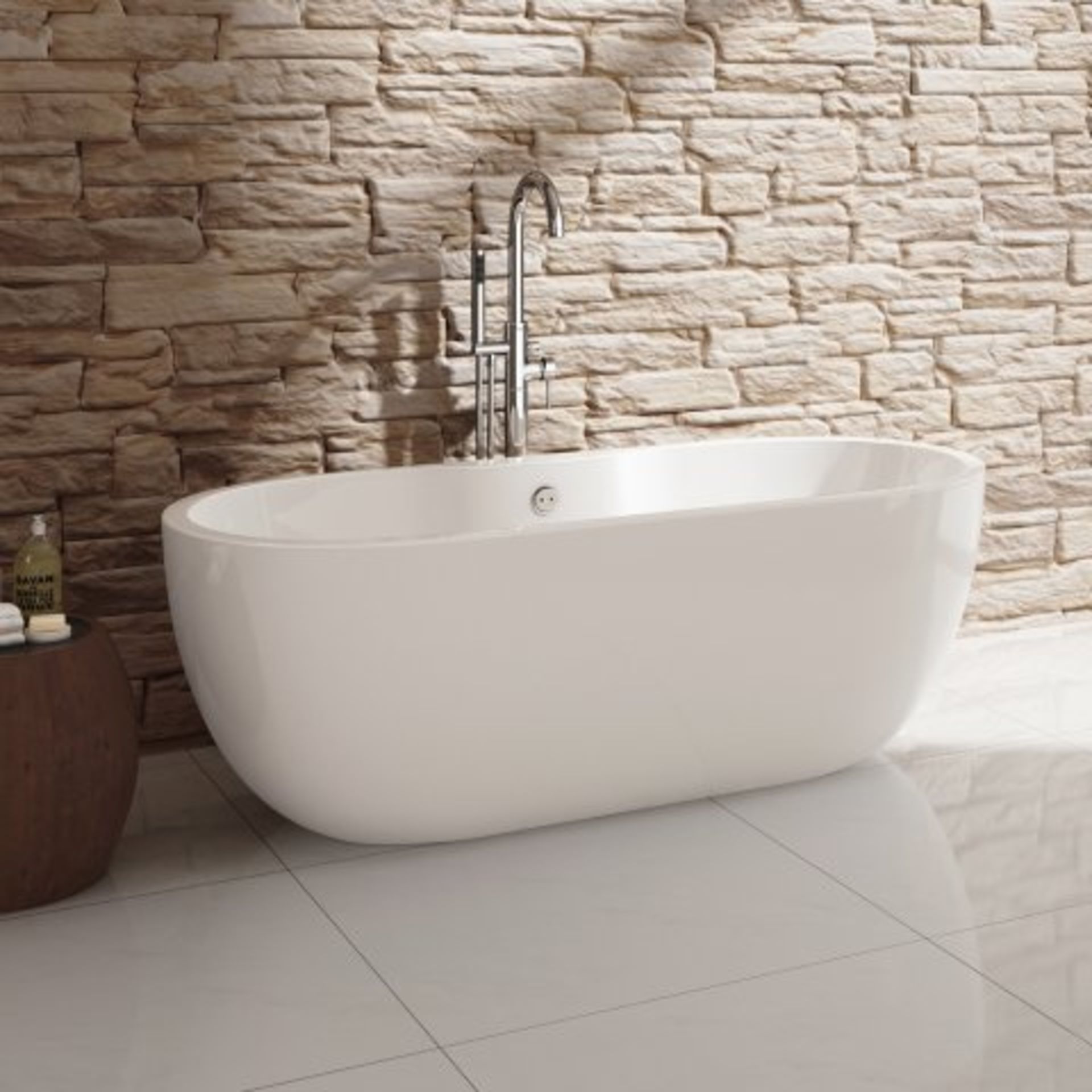 (H1) 1655x750mm Melissa Freestanding Bath - Large. RRP £1,499. Room To Share If you are looking - Bild 2 aus 4