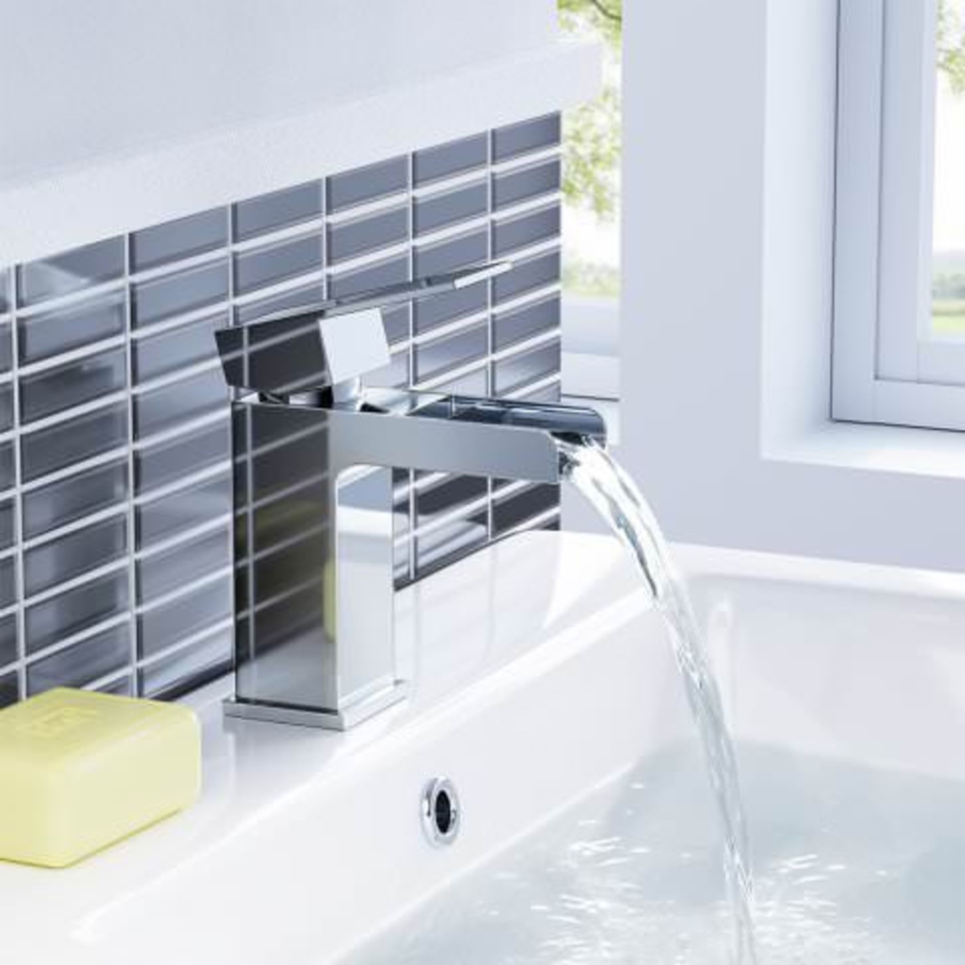 (H113) Niagra II Basin Mixer Tap Waterfall Feature Our range of waterfall taps add a contemporary - Image 3 of 3