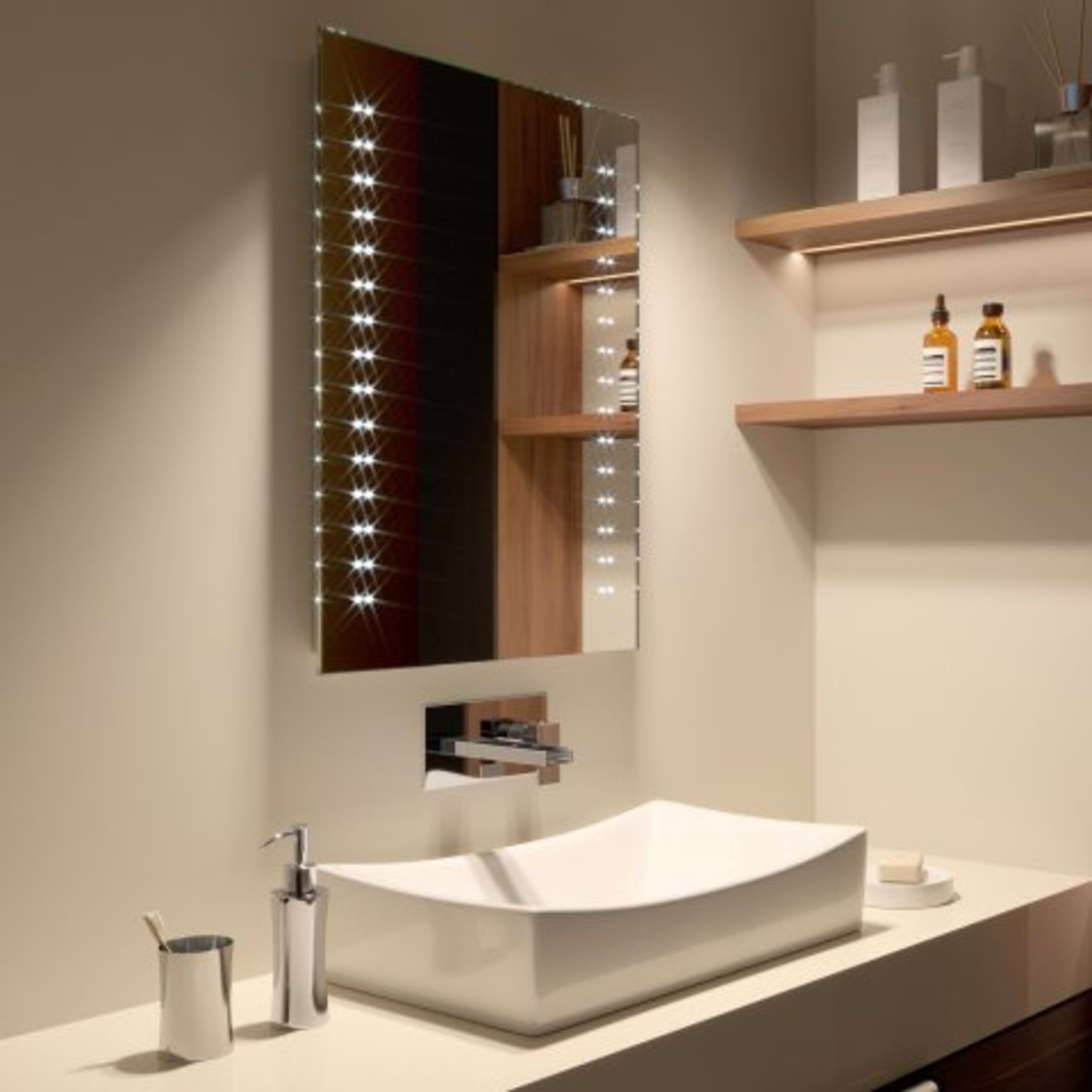 (H111) 500x700mm Galactic LED Mirror - Battery Operated. RRP £199.99. Our ultra-flattering LED - Bild 2 aus 3