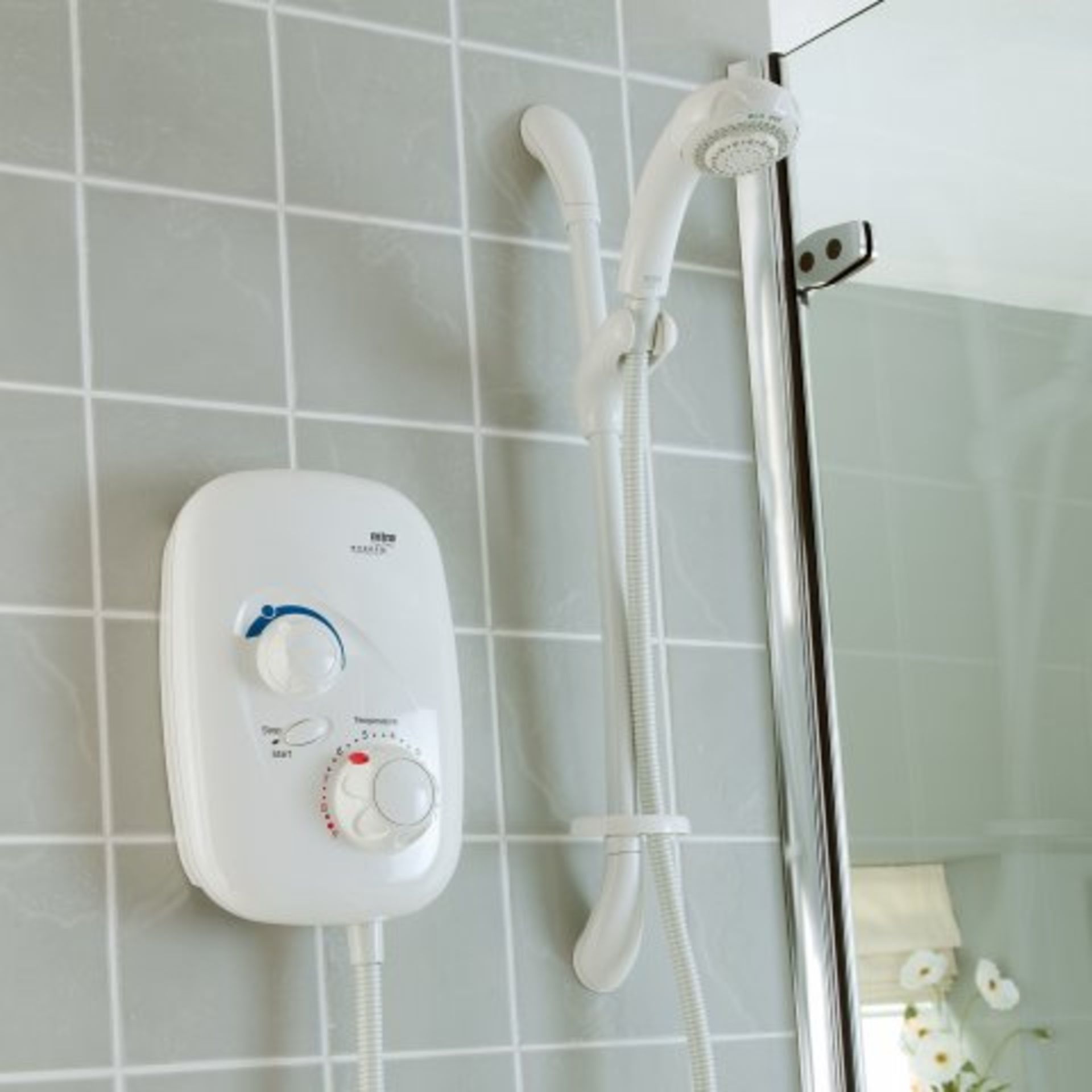 (H37) Mira Event Manual Power Shower - White Chrome. RRP £499.99. To indulge in an invigorating - Bild 2 aus 3