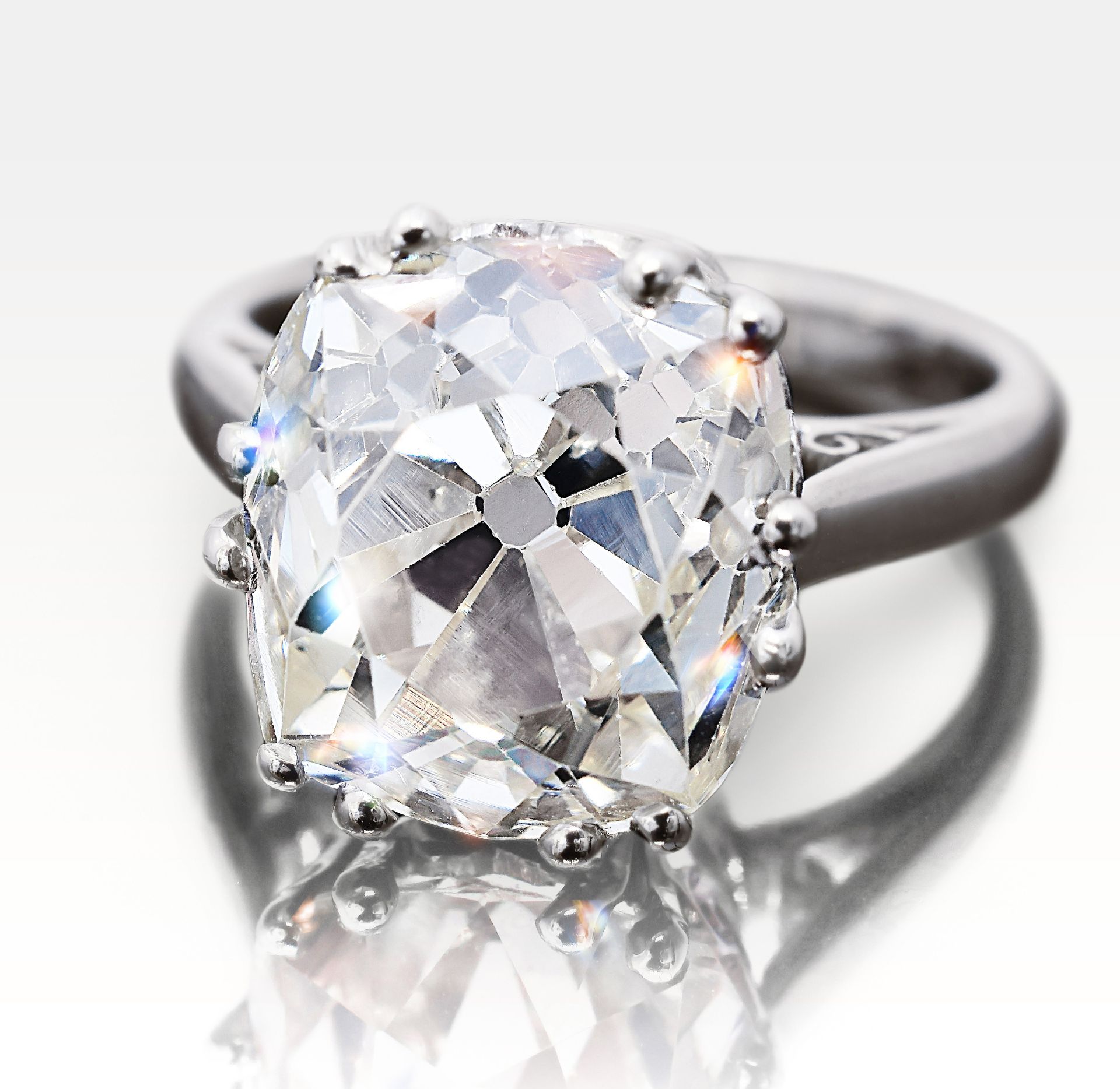 6.89 CARAT DIAMOND SOLITAIRE RING - Image 3 of 7