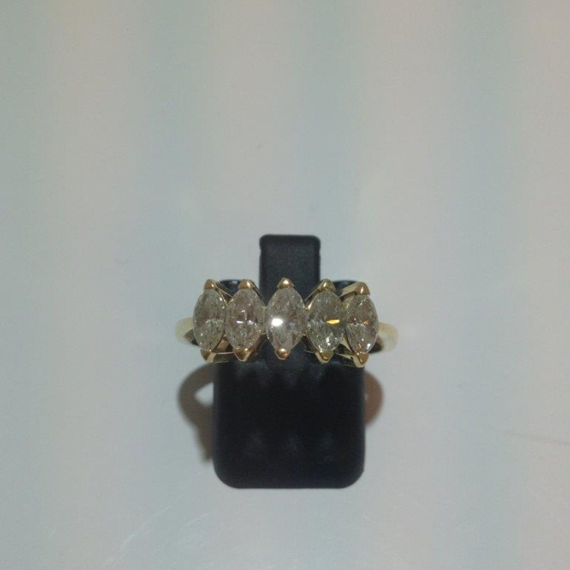 Pre owned 18ct Yellow gold 5 stone marquise shape Diamond ring - Image 2 of 6