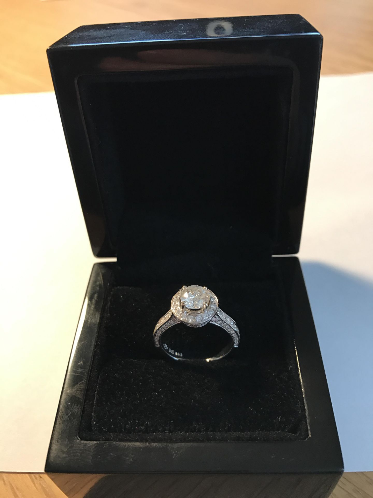 18 Carat White Gold Diamond Engagement Ring - Unworn 10/10 Condition - Image 16 of 18