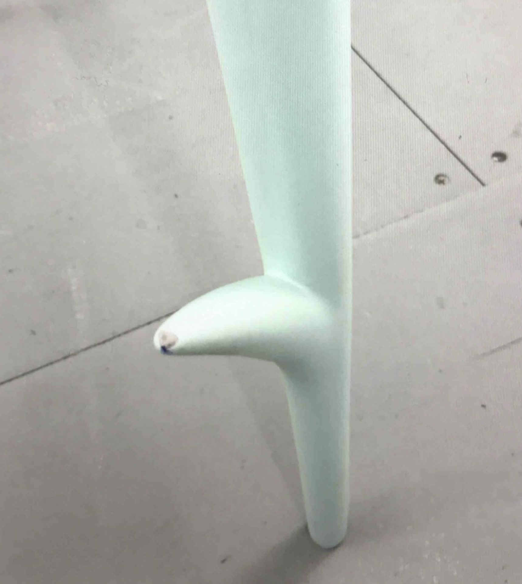 Beautiful sculptural stool designed by Philippe Starck - Image 6 of 6