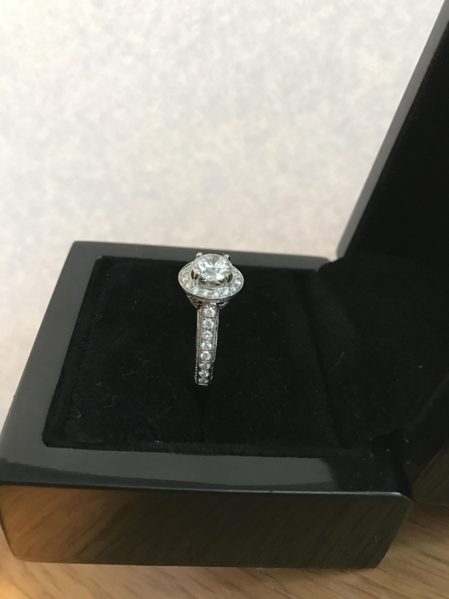 18 Carat White Gold Diamond Engagement Ring - Unworn 10/10 Condition - Image 13 of 18
