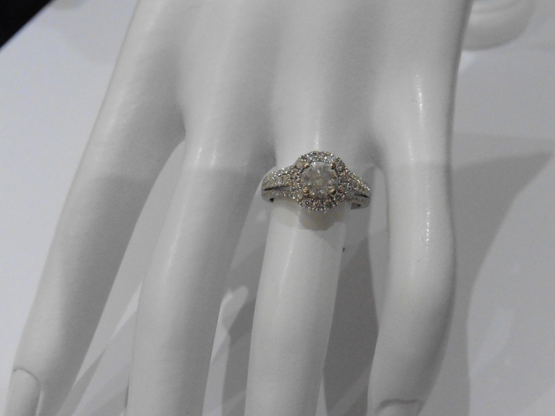 0.96ct diamond set solitaire ring set with a brilliant cut diamond in the centre weighing 0.96ct - Image 5 of 5