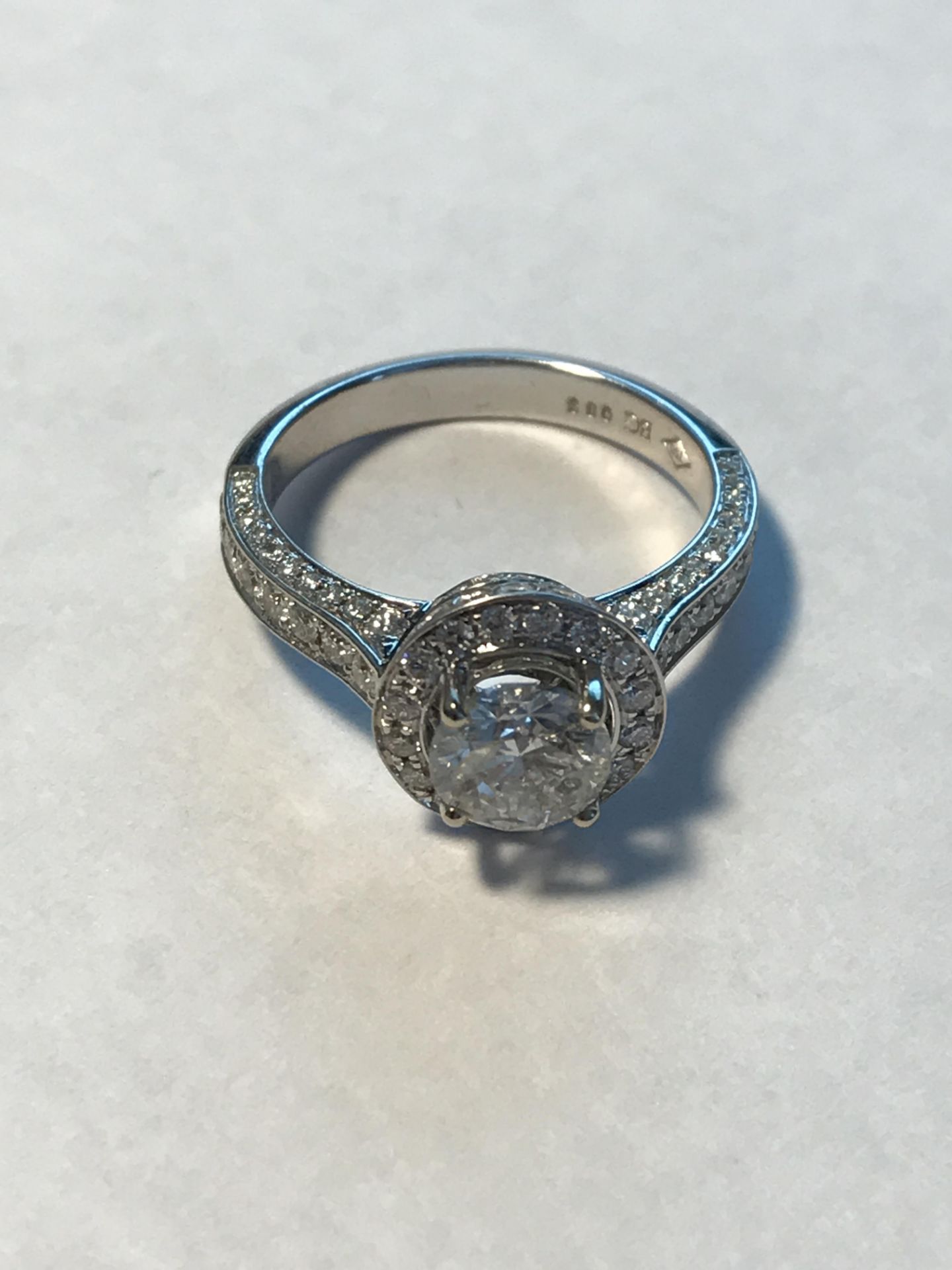 18 Carat White Gold Diamond Engagement Ring - Unworn 10/10 Condition - Image 8 of 18