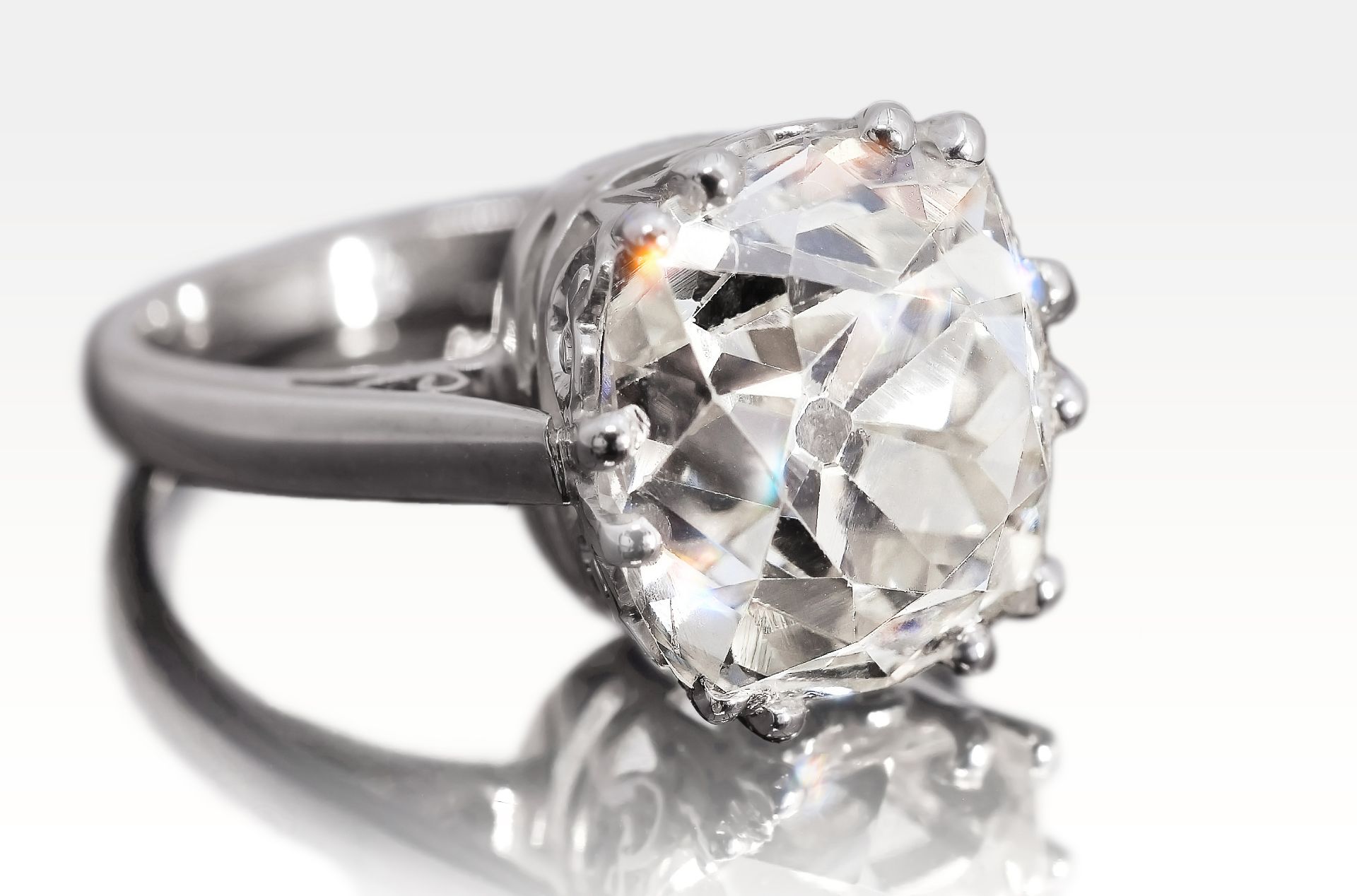 6.89 CARAT DIAMOND SOLITAIRE RING - Image 6 of 7