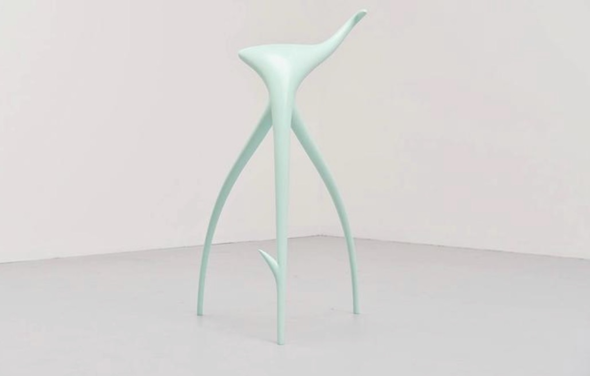 Beautiful sculptural stool designed by Philippe Starck - Image 2 of 6