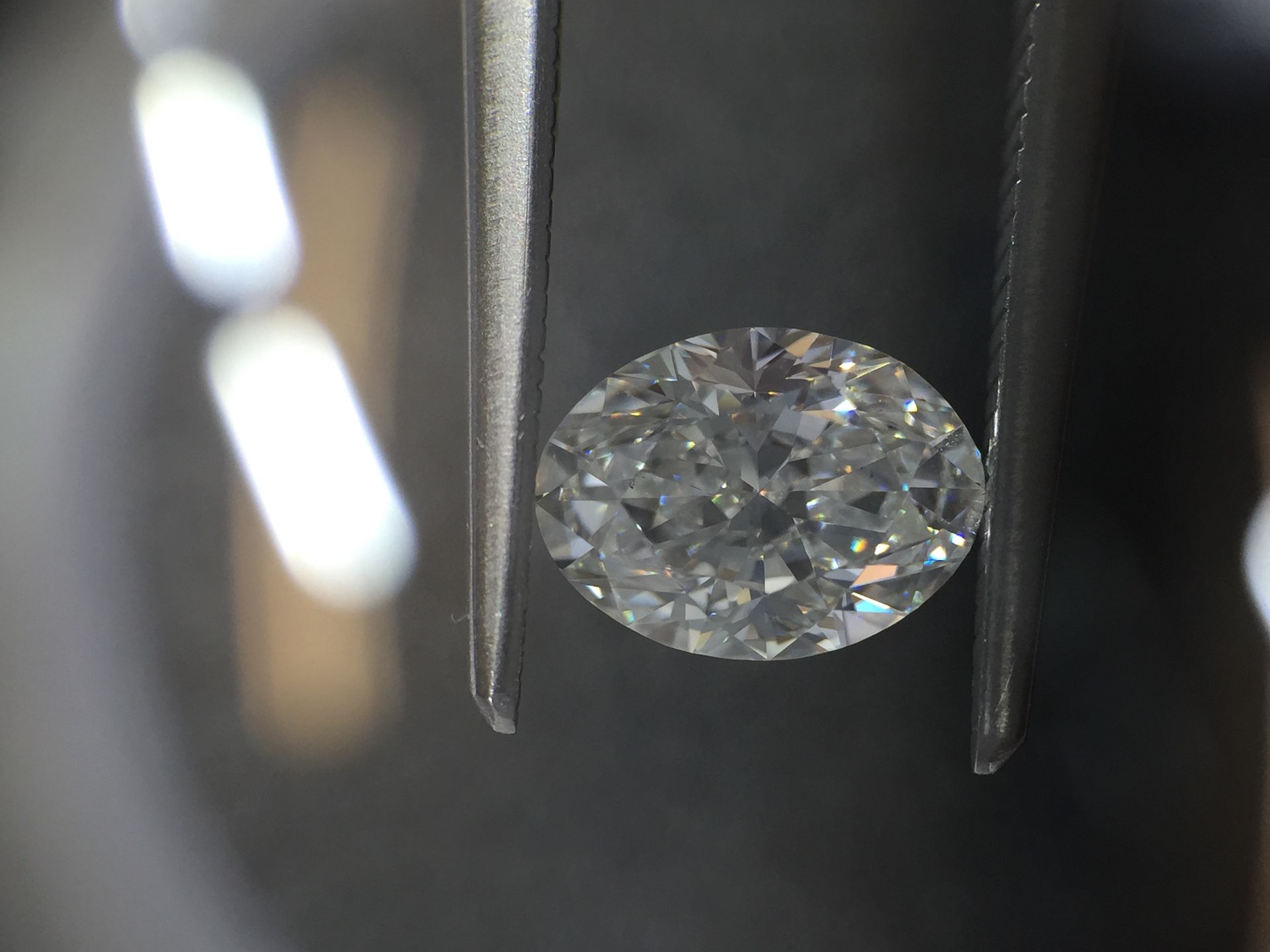 1.00ct oval cut diamond. F colour, VS2 clarity. GIA certification Ð 6202338127. 7.32 x 5.47 x 3.