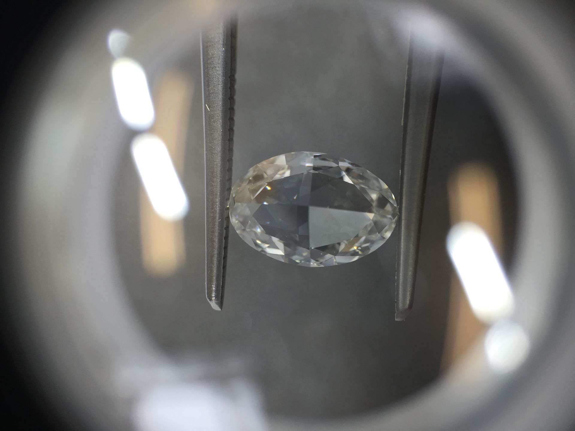 1.01ct oval cut diamond. I colour, VS1 clarity. GIA certification Ð 5243030793. 8.65x 5.90 x 2.81mm. - Image 2 of 4