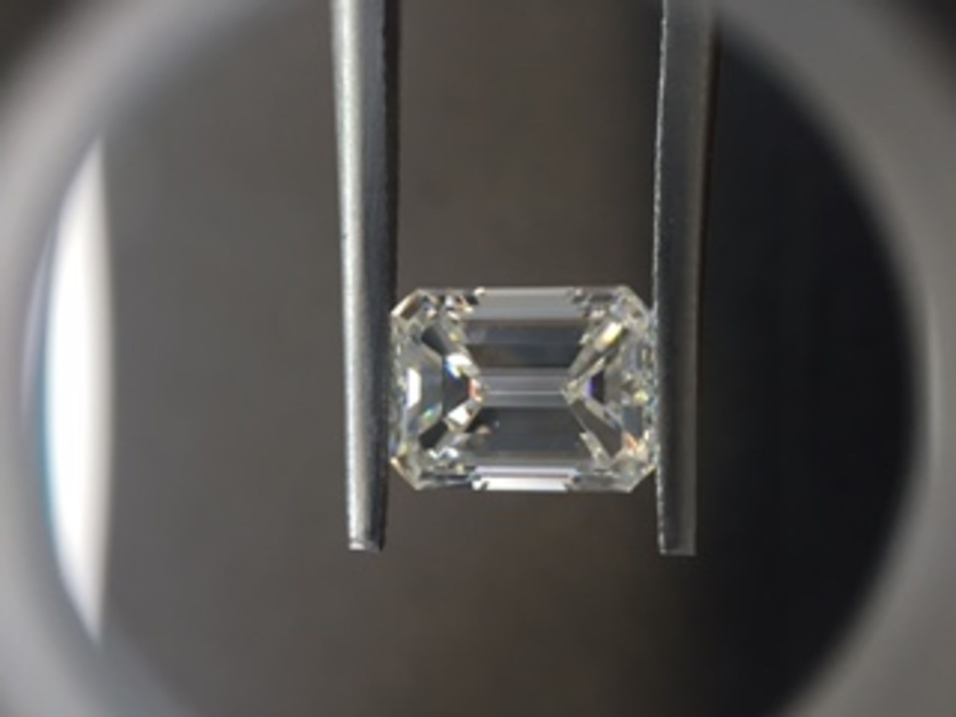1.72ct emerald cut diamond. G colour, vs1 clarity. 7.99 x 6.09 x 4.08mm. GIA certificate 1223491136Ð