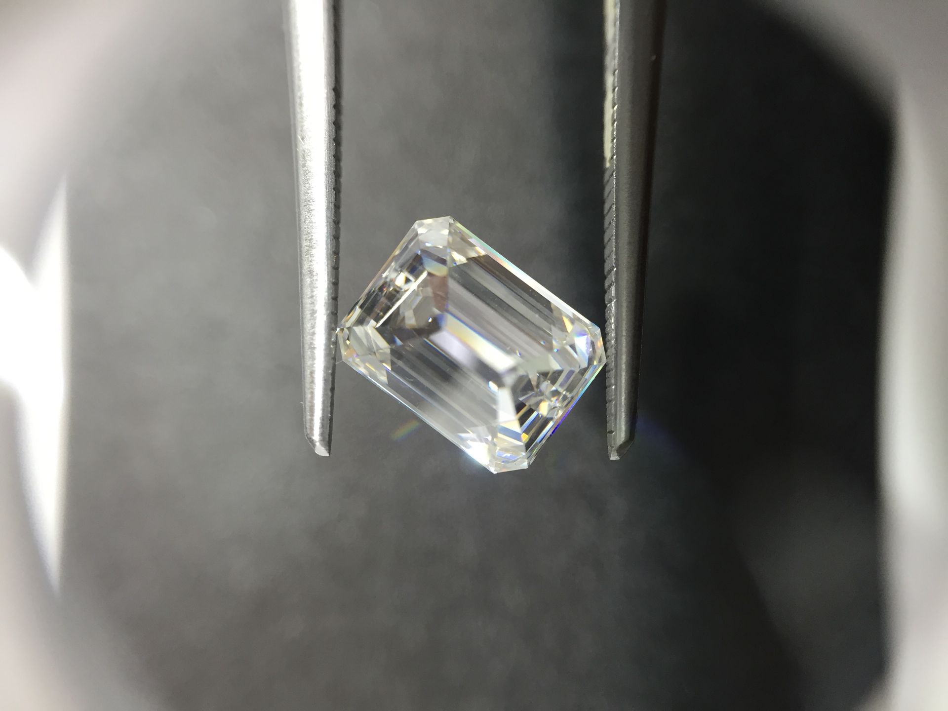 1.72ct emerald cut diamond. G colour, vs1 clarity. 7.99 x 6.09 x 4.08mm. GIA certificate 1223491136Ð - Image 2 of 4