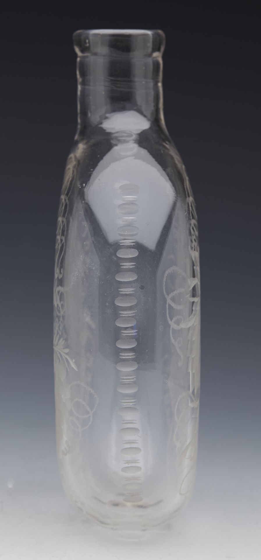 ANTIQUE GLASS FLASK ENGRAVED WITH FRUITING VINES 19TH C. - Image 3 of 9