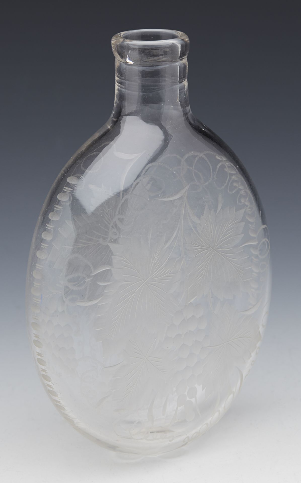 ANTIQUE GLASS FLASK ENGRAVED WITH FRUITING VINES 19TH C. - Image 9 of 9