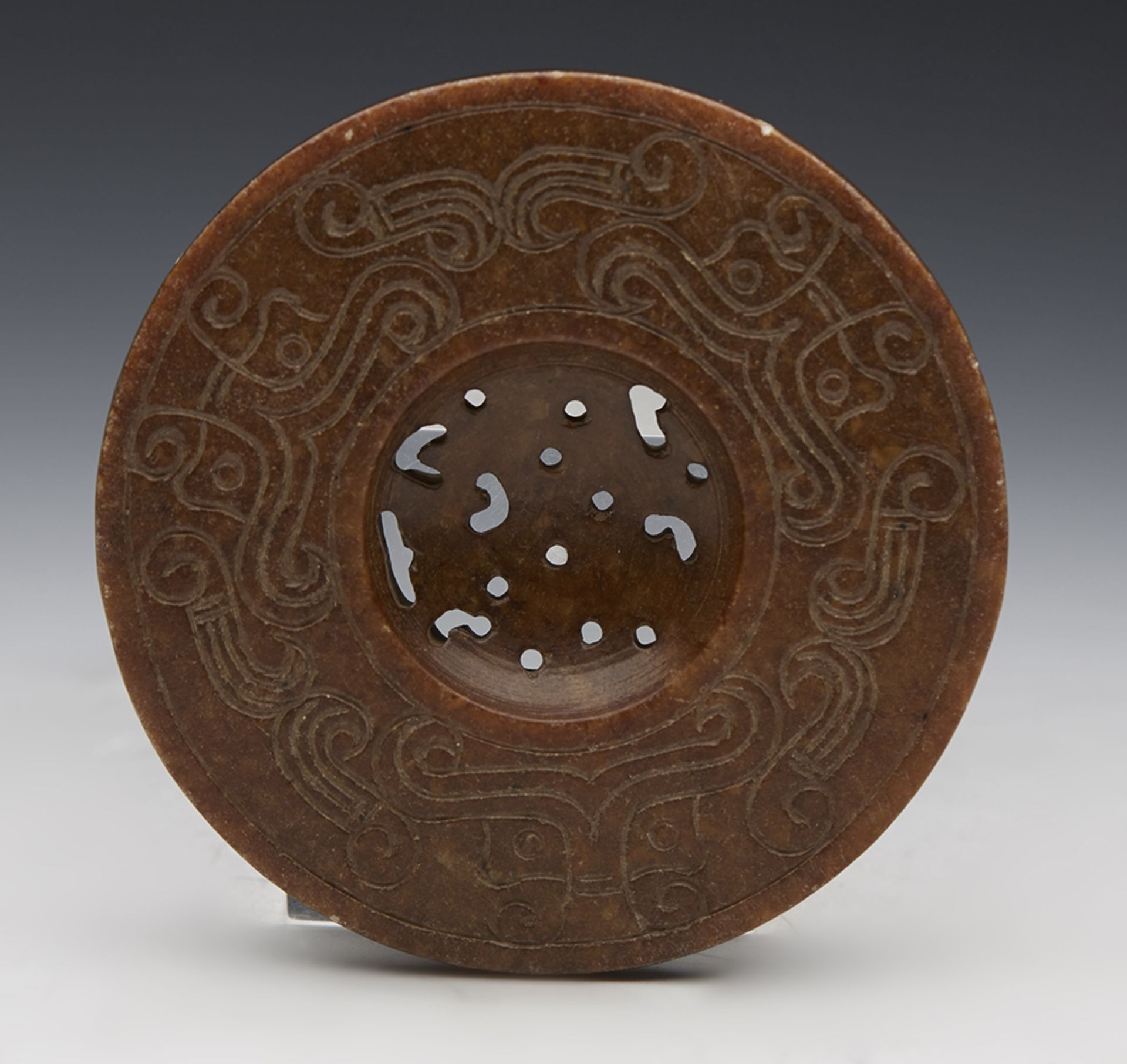 ANTIQUE CHINESE HARDSTONE DISC WITH DRAGONS C.1900 - Image 5 of 7