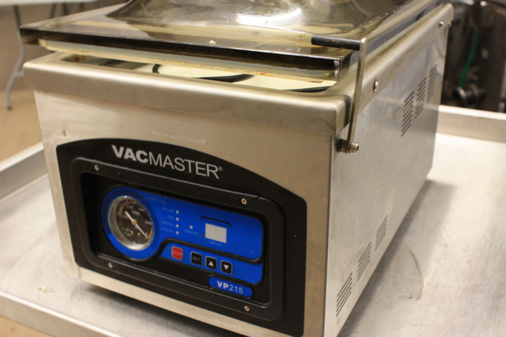 Vacmaster Vacum Packaging Machine. Model VP215eu. 240v