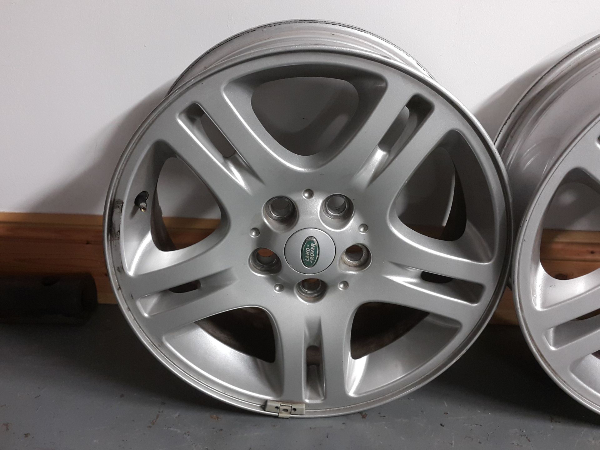 4 X RANGE ROVER SPORT 18" ALLOY WHEELS - Image 2 of 5