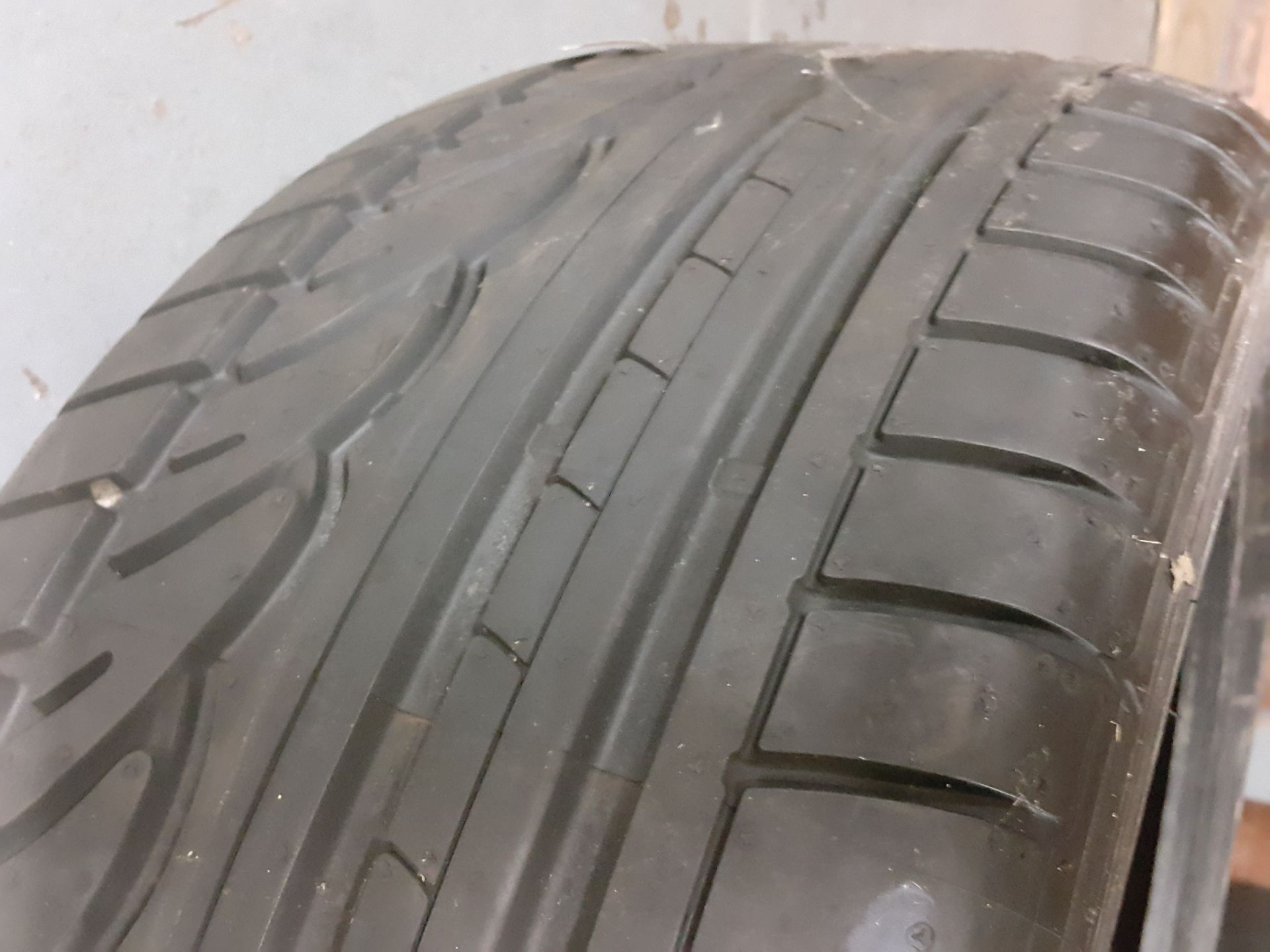 3 X DUNLOP SP SPORT TYRES AS NEW 245/40/ZR19 - Image 2 of 4