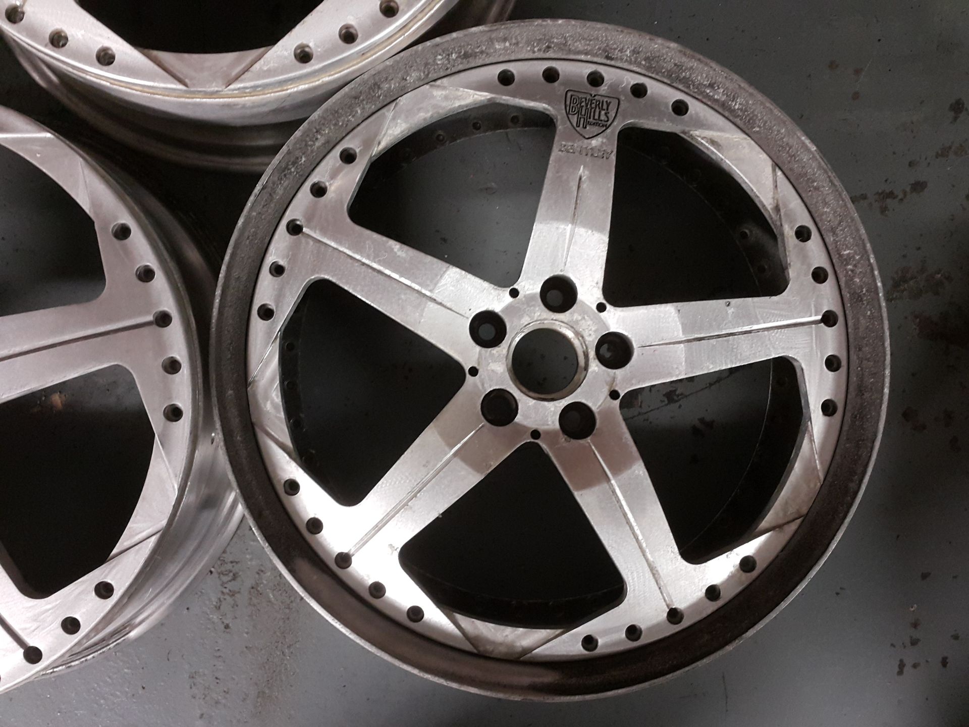 4 X BENTLEY CONTINENTAL GT RARE BEVERLY HILLS EDITION SPLIT RIMS (NOTE 2 PARTS OF A 3 PART SET) - Image 6 of 6