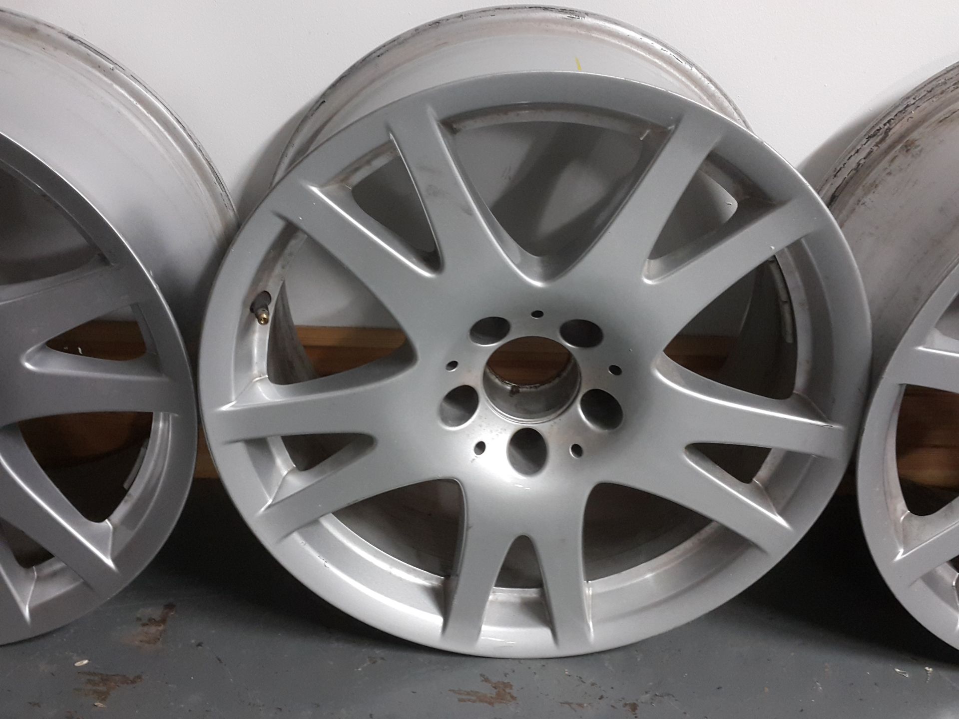 4 X MERCEDES CLS W219 17" ALLOY WHEELS - Image 4 of 5