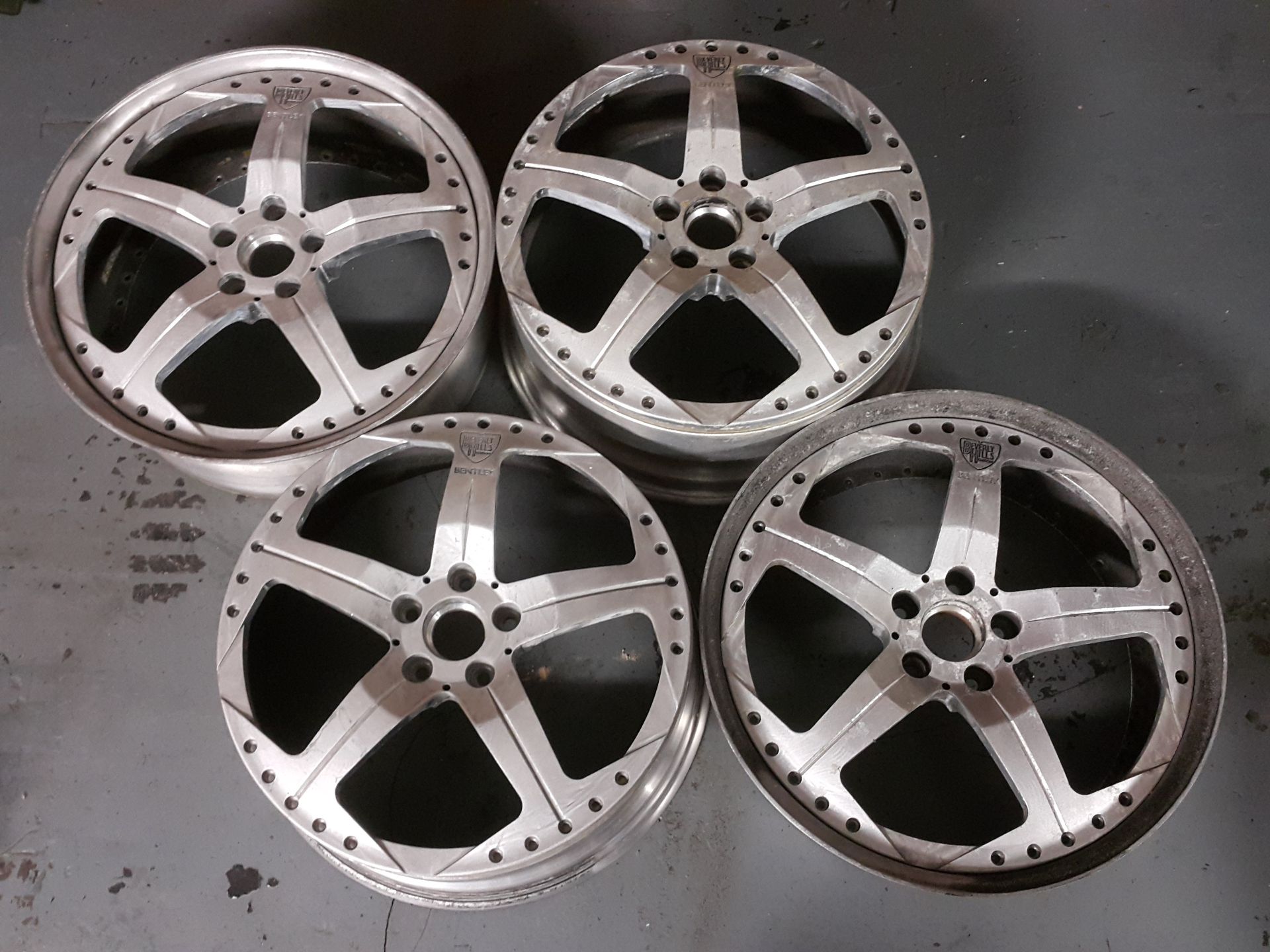 4 X BENTLEY CONTINENTAL GT RARE BEVERLY HILLS EDITION SPLIT RIMS (NOTE 2 PARTS OF A 3 PART SET)