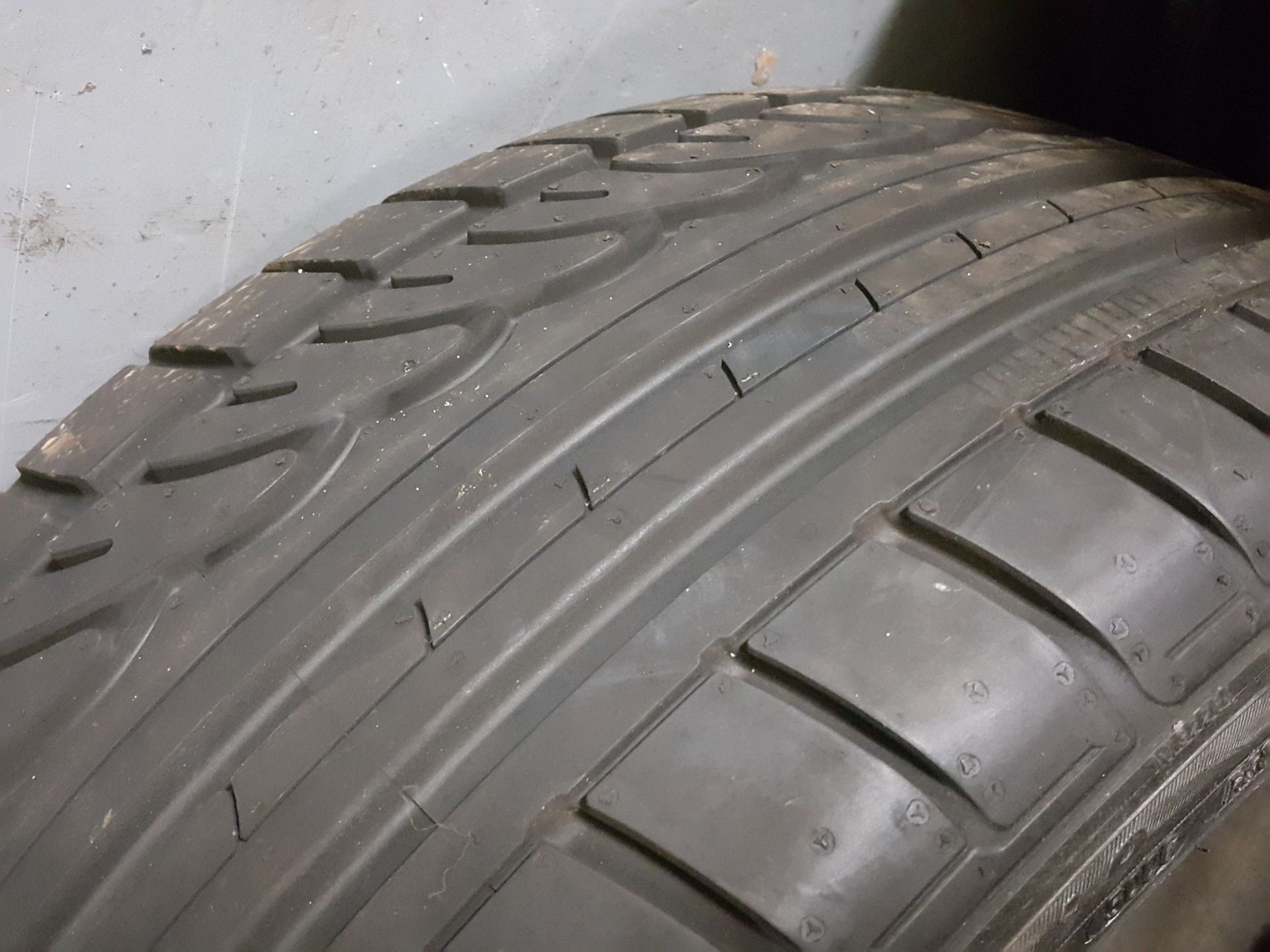 3 X DUNLOP SP SPORT TYRES AS NEW 245/40/ZR19 - Image 4 of 4