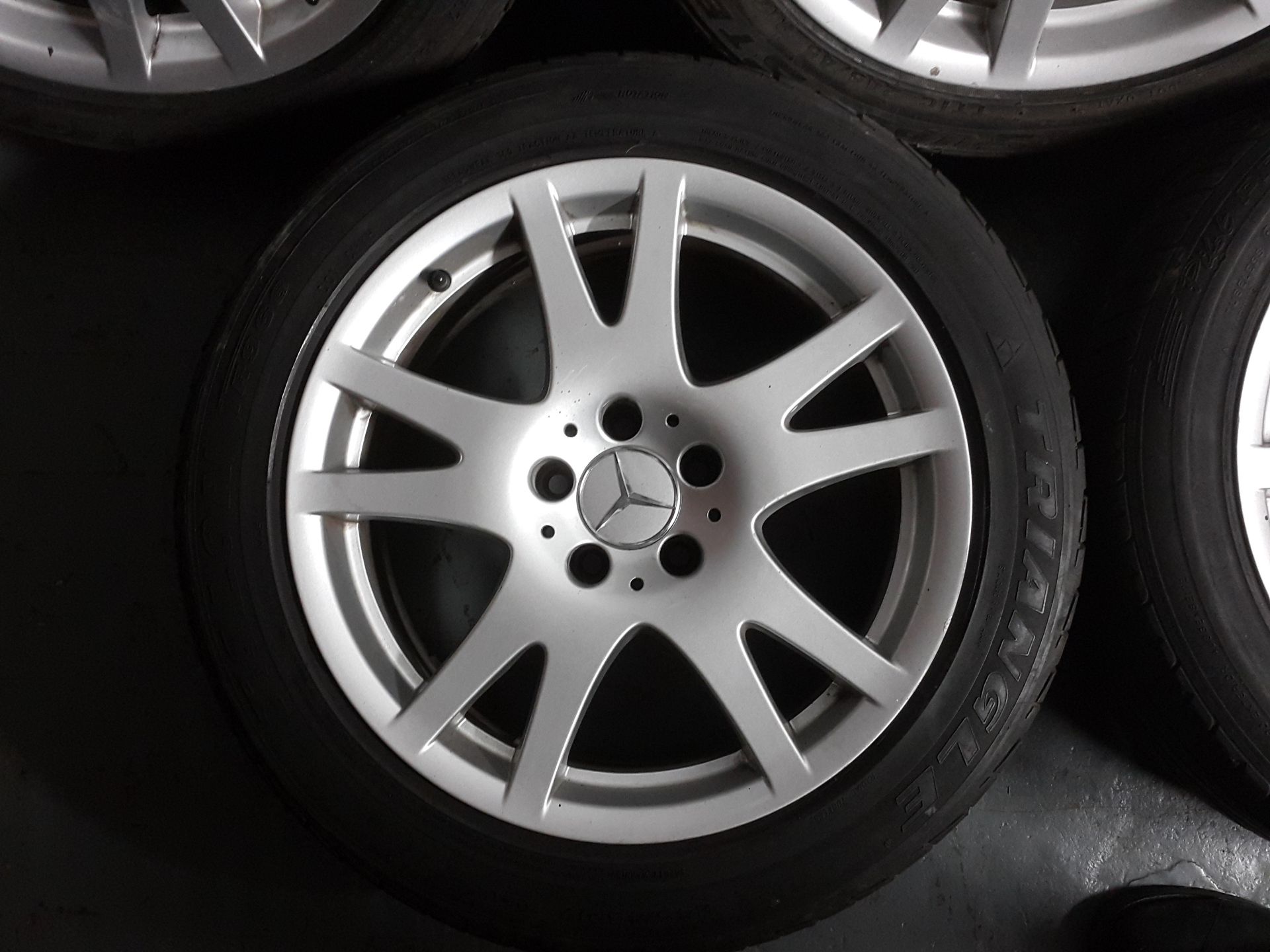 5 X MERCEDES CLS W219 17" ALLOY WHEELS WITH TYRES 245/45/R17 - Image 8 of 11