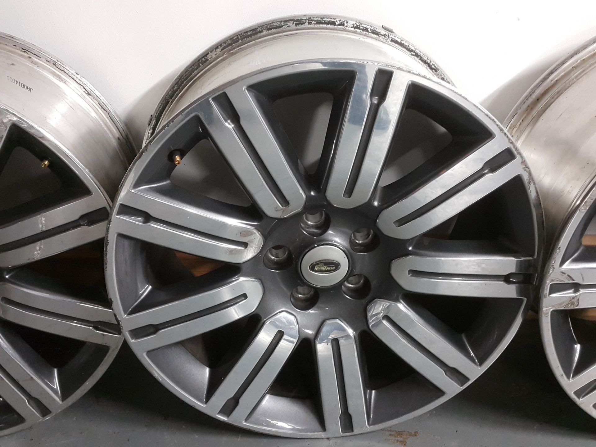 4 X RANGE ROVER SPORT 20" ALLOY WHEELS - Image 3 of 5