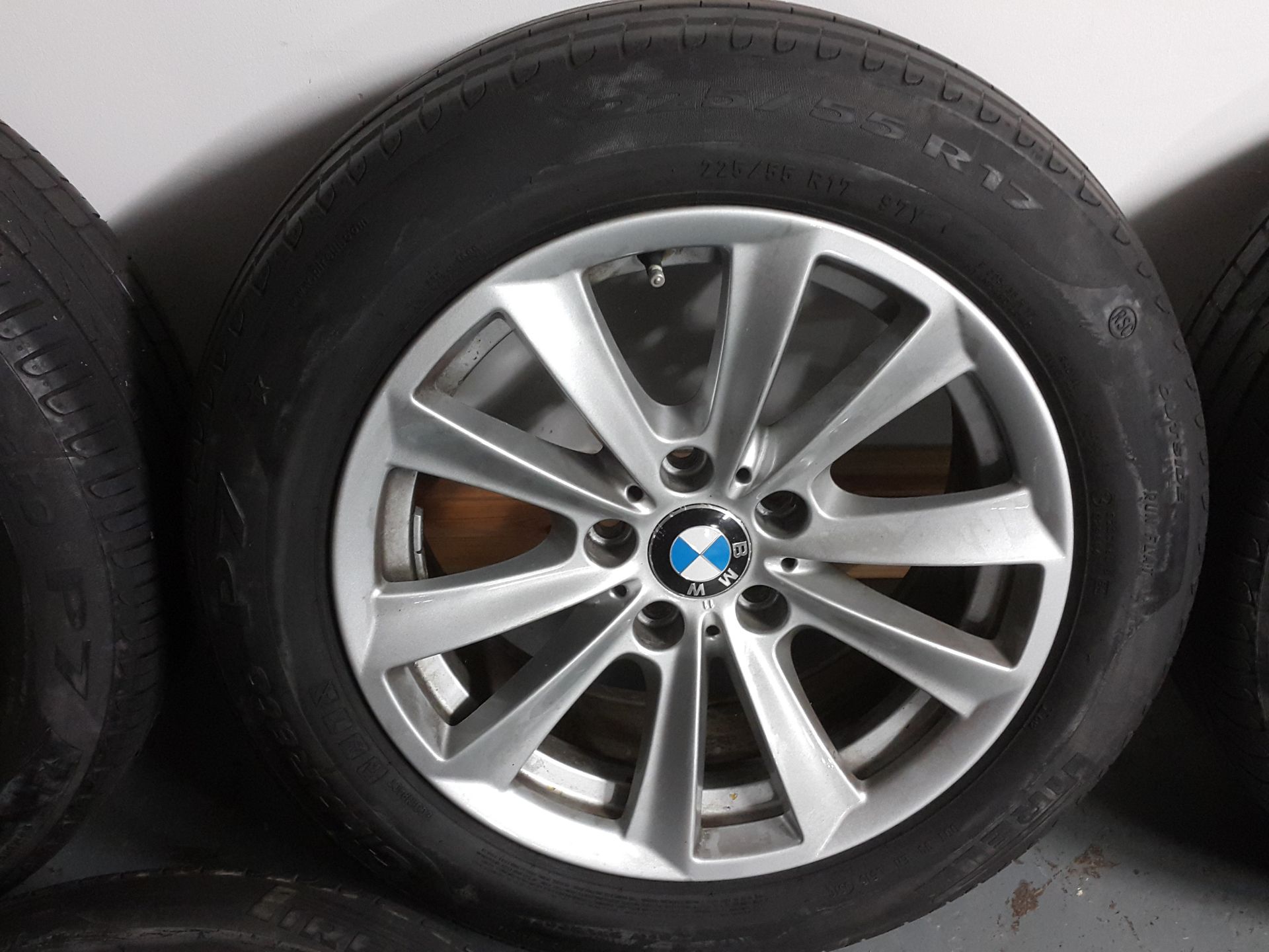 4 X BMW 5 SERIES 17" ALLOY WHEELS WITH PIRELLI CINTURATO RUN FLAT TYRES 225/55/R17 - Image 4 of 9