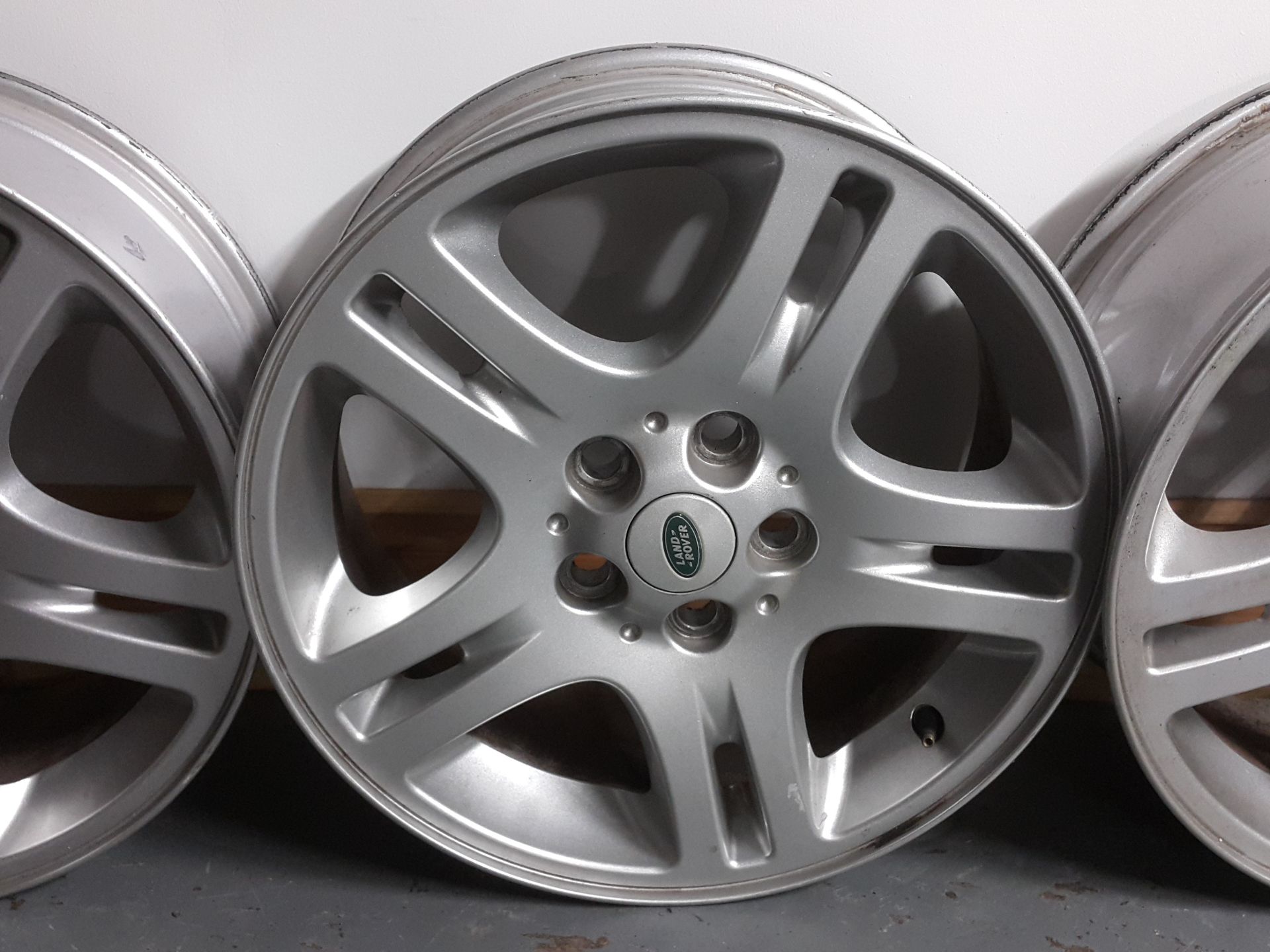 4 X RANGE ROVER SPORT 18" ALLOY WHEELS - Image 3 of 5