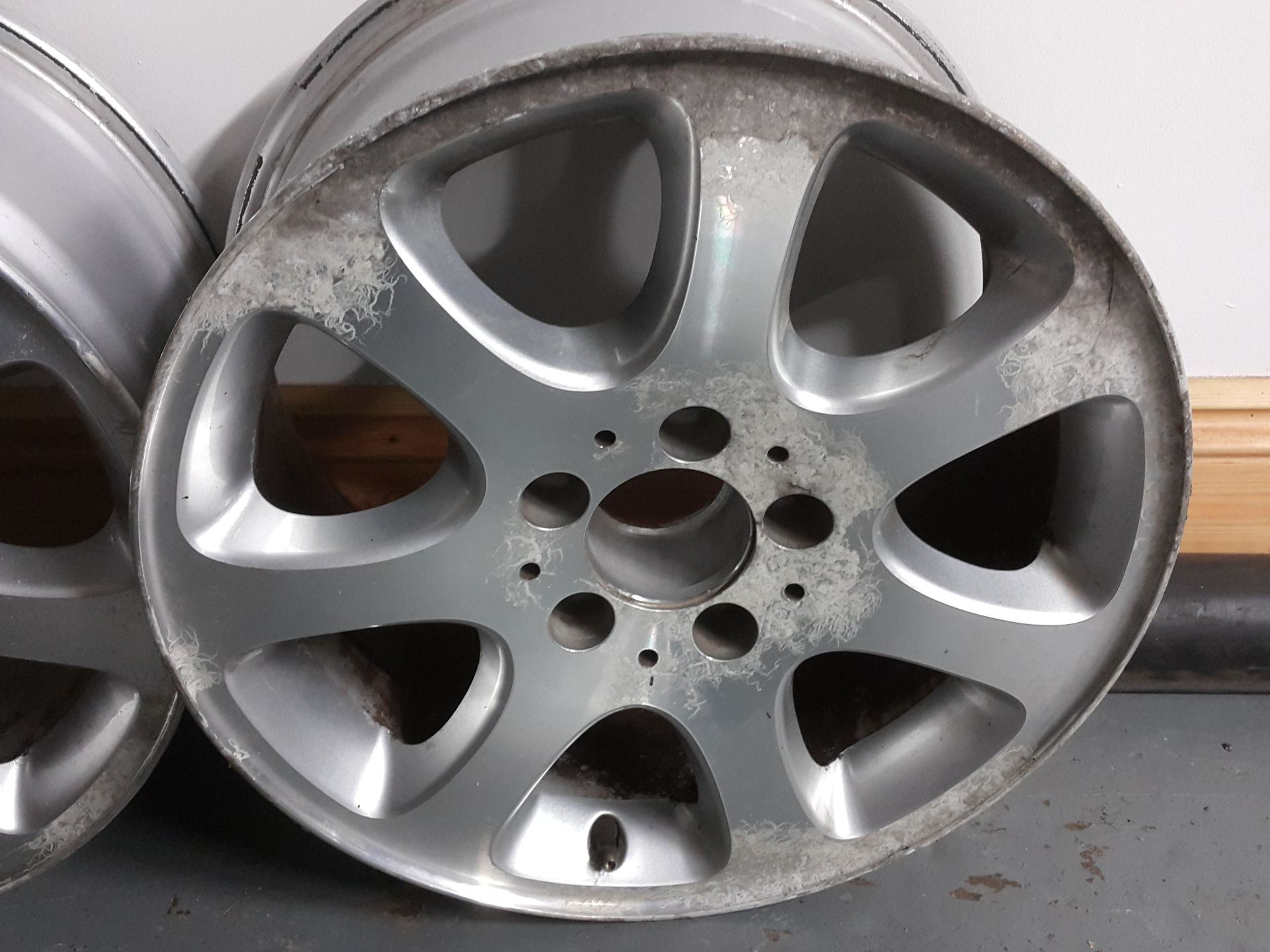 2 X MERCEDES CLK W209 16" ALLOY WHEELS - Image 3 of 3