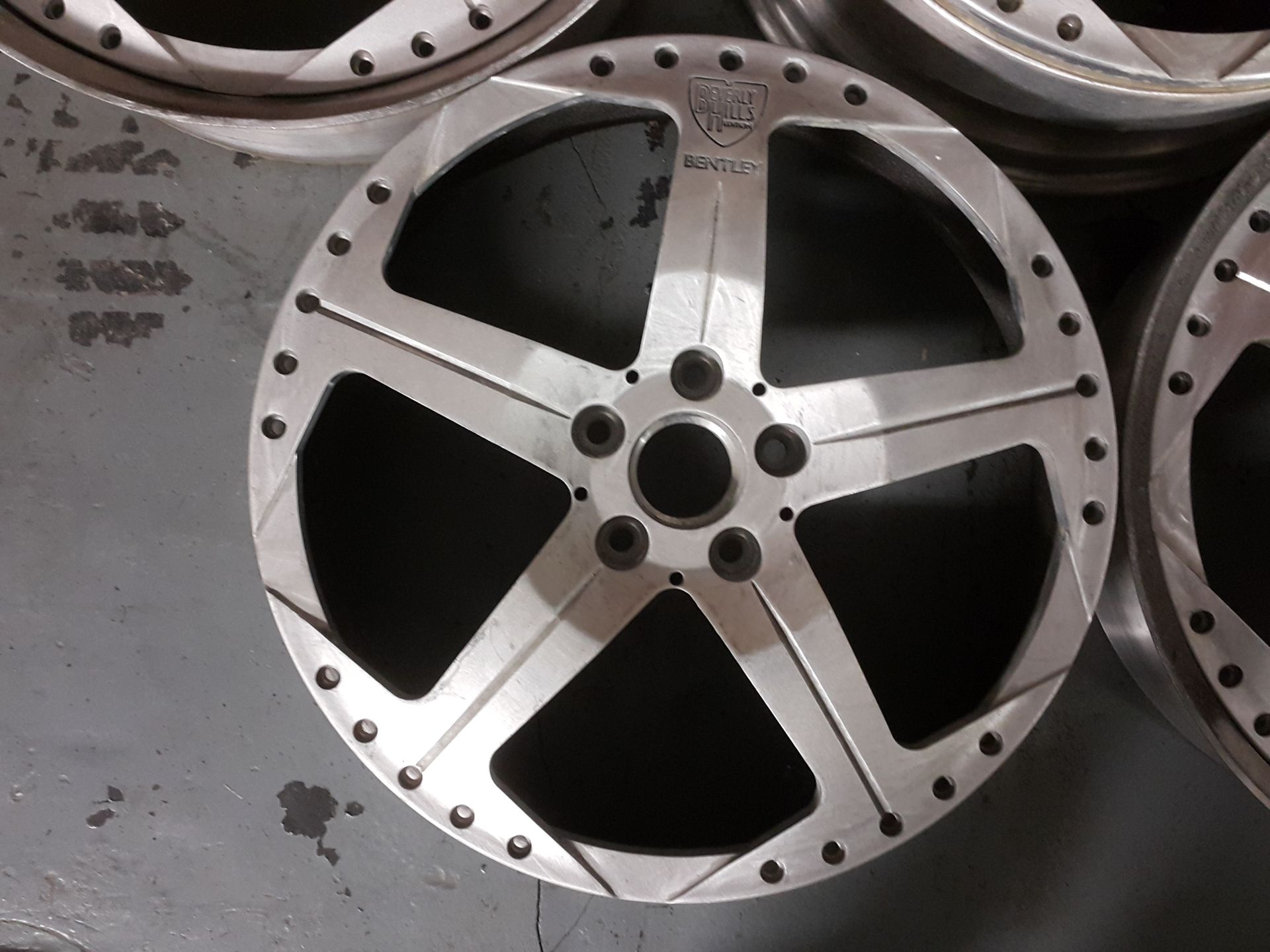 4 X BENTLEY CONTINENTAL GT RARE BEVERLY HILLS EDITION SPLIT RIMS (NOTE 2 PARTS OF A 3 PART SET) - Image 5 of 6