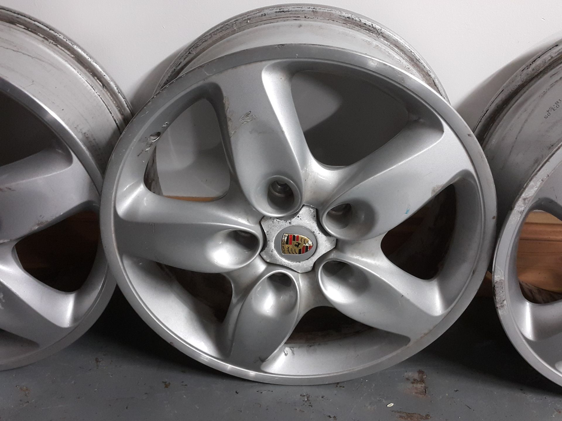 4 X PORSCHE CAYENNE TURBO 18" ALLOY WHEELS - Image 3 of 5