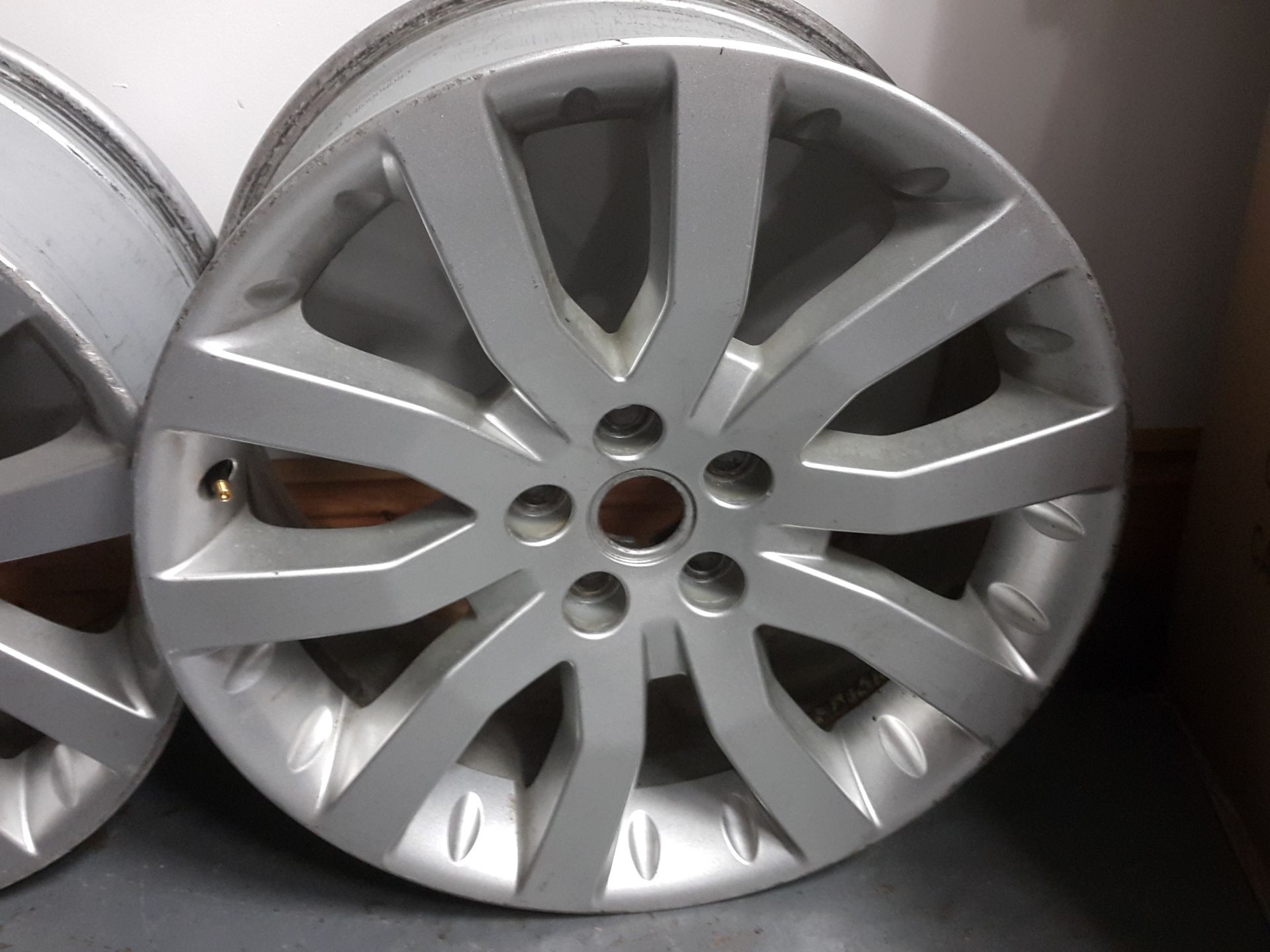 4 X RANGE ROVER SPORT 20" ALLOY WHEELS - Image 5 of 5