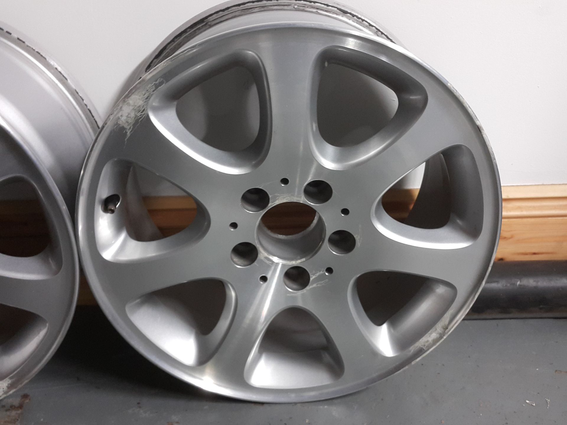 2 X MERCEDES CLK W209 16" ALLOY WHEELS - Image 3 of 3