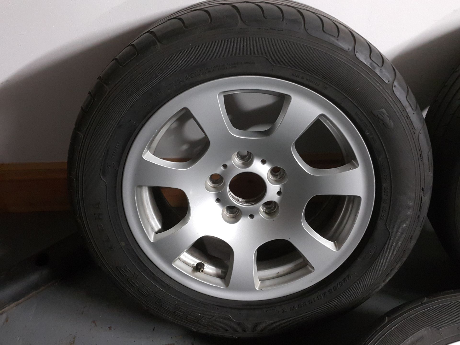 4 X BMW 5 SERIES 16" ALLOY WHEELS WITH TYRES 225/55/R16 - Image 2 of 9