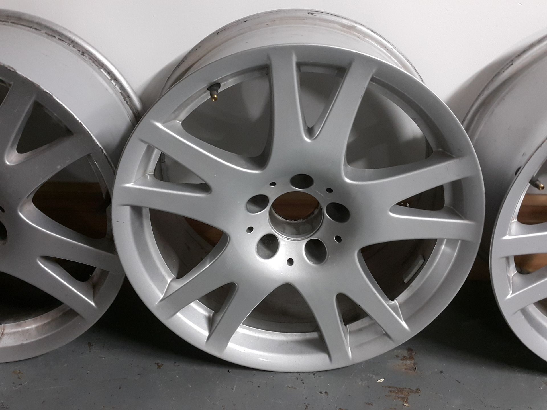4 X MERCEDES CLS W219 17" ALLOY WHEELS - Image 3 of 5