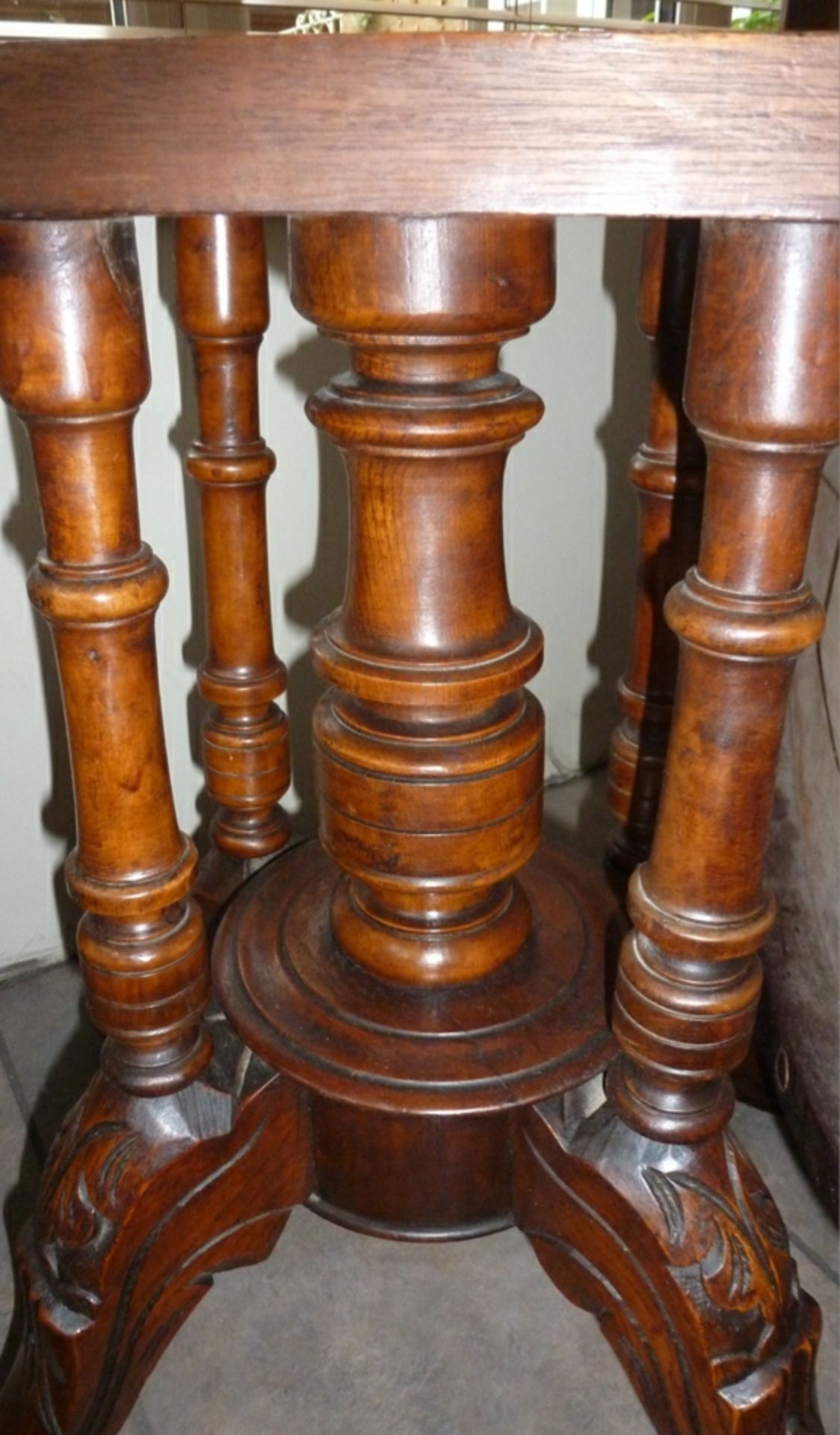 Victorian Inlaid Oval Tilt top Table - Image 3 of 5