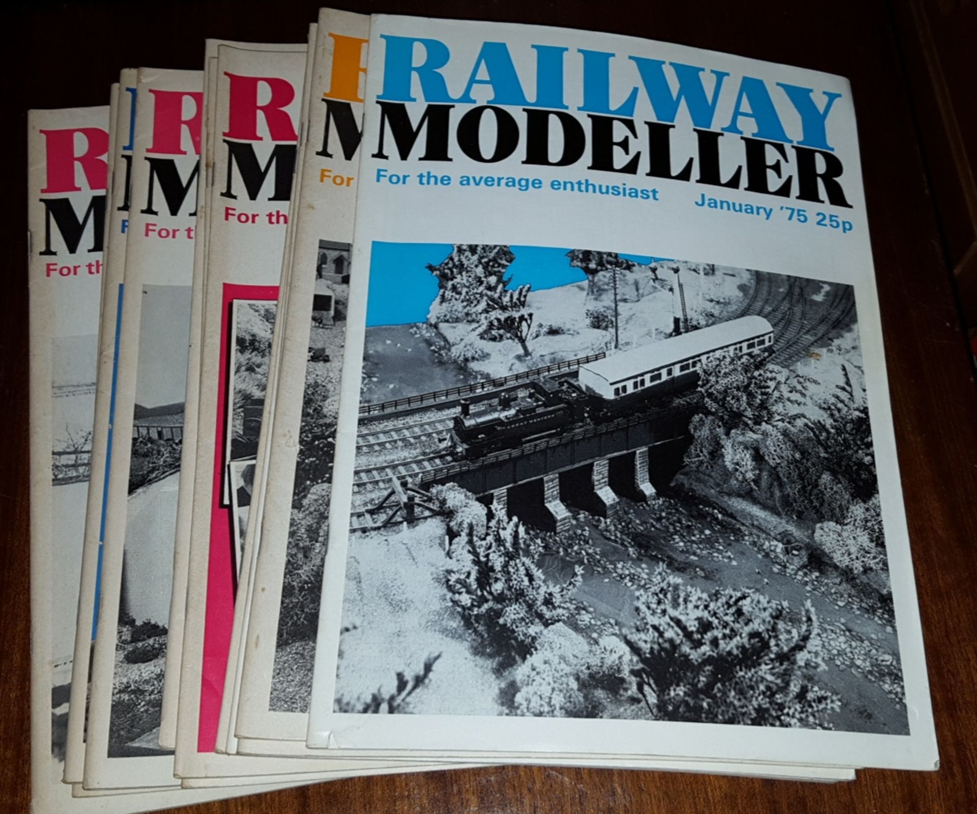 12 x Collectable Railway Magazines 'Railway Modeller' 1975 Complete Year