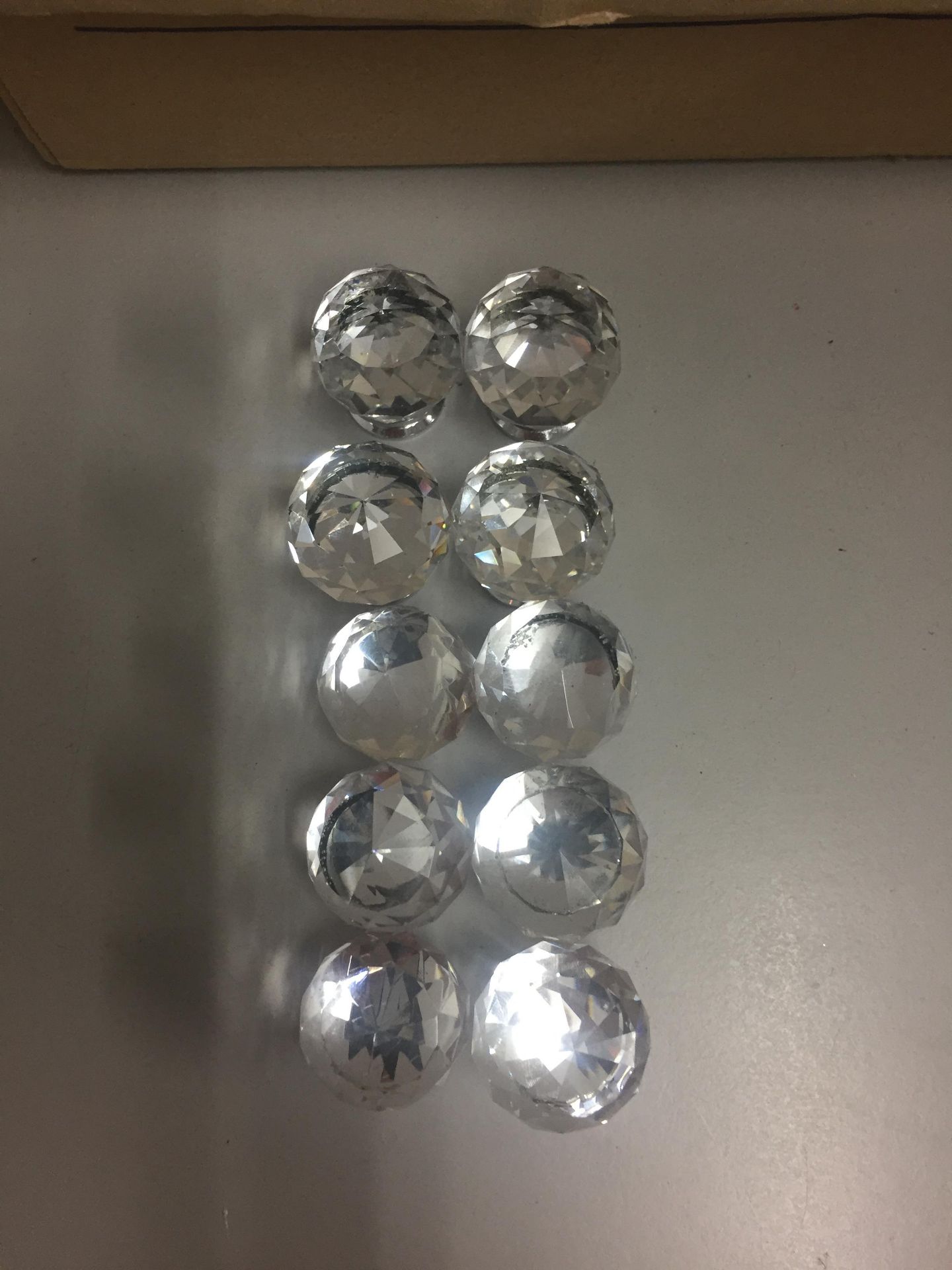 10 white crystal door knobs - Image 2 of 2