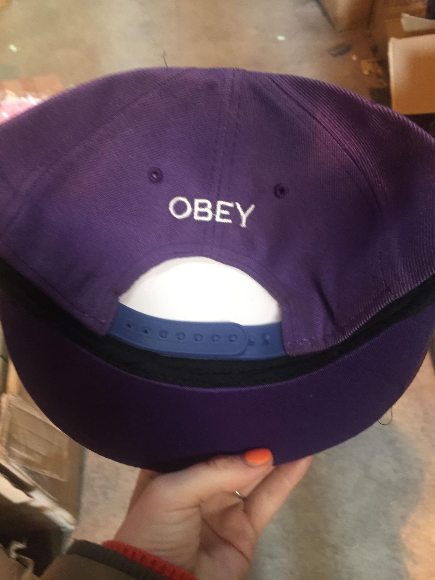 100 Purple Obey style hats - Image 3 of 4
