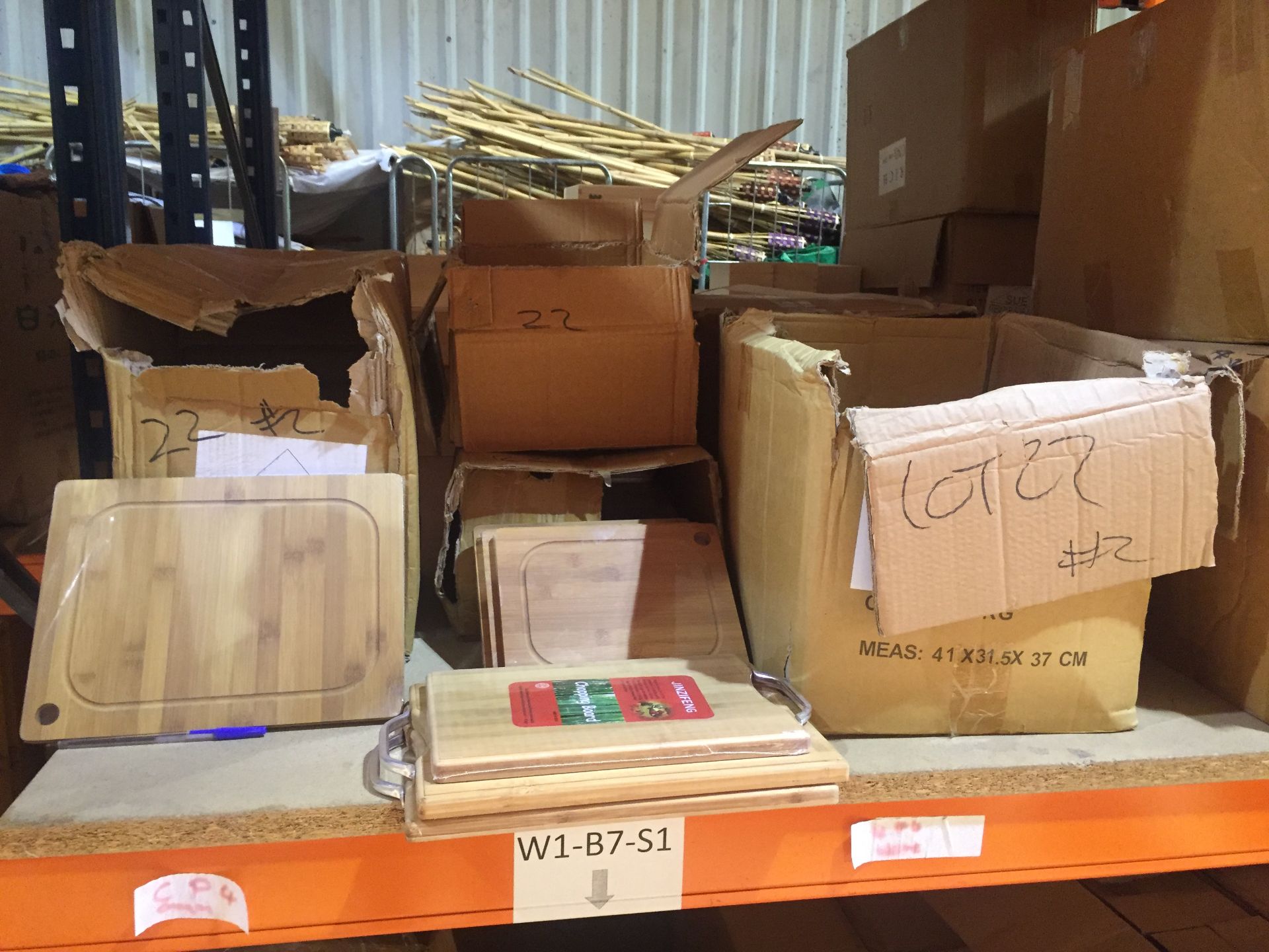 Large lot of mixed chopping boards. Perfect for personalisation