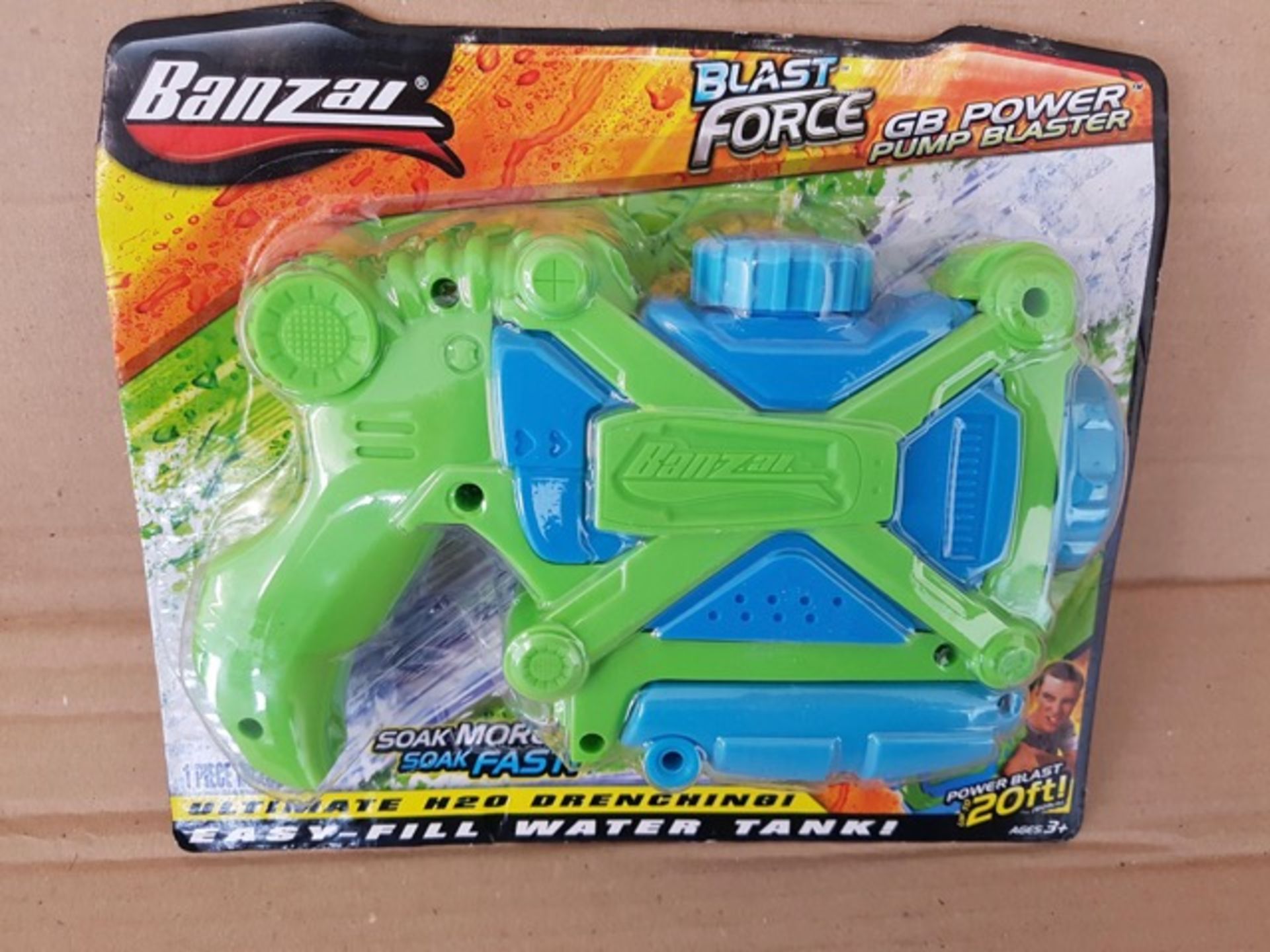 PALLET TO CONTAIN 290 x Brand New Banzai Blast Force GB Power Pump Blaster Super Soaker Water Guns