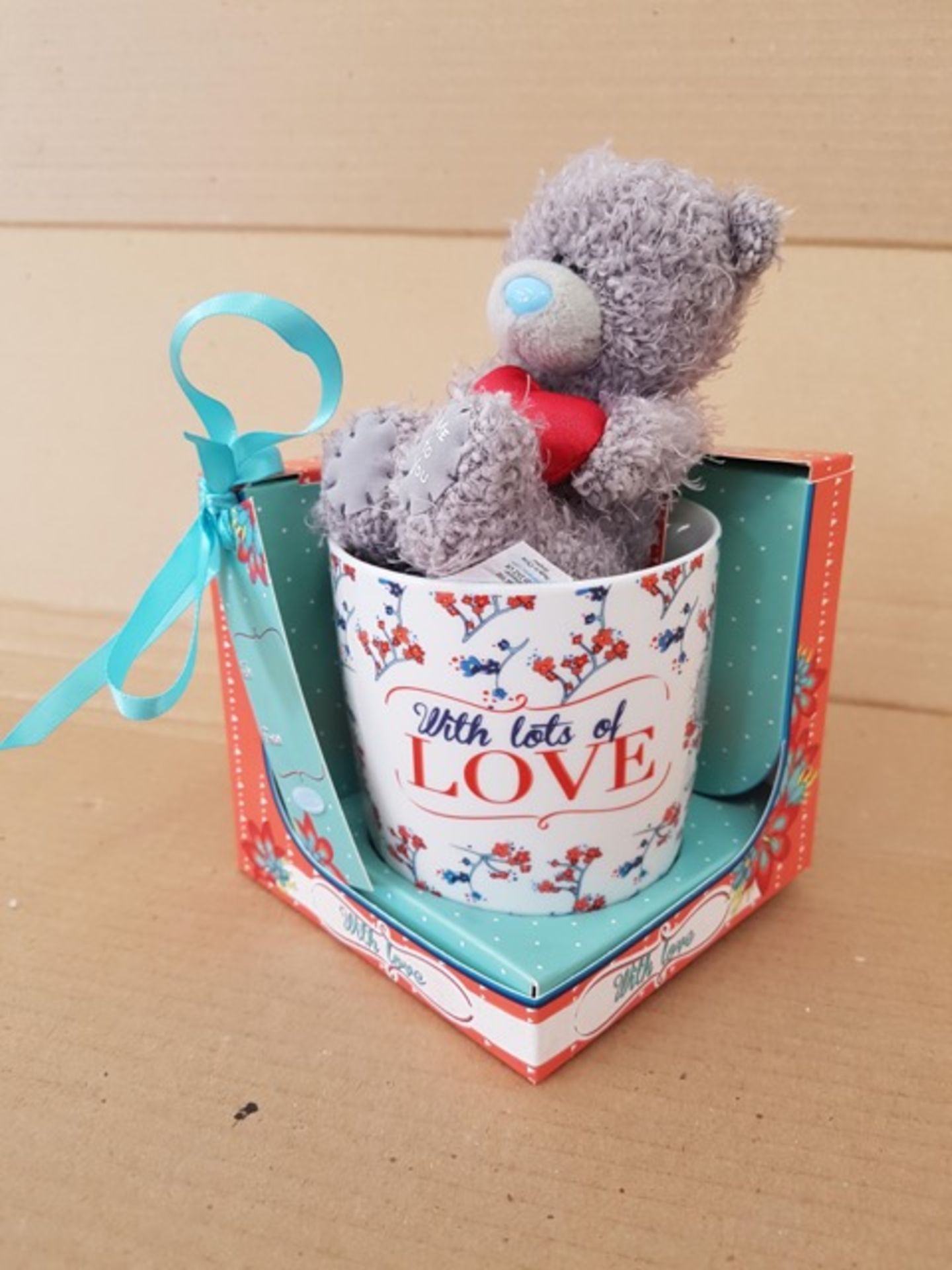 PALLET TO CONTAIN 180 x Brand New Me To You Lots of Love Mug & Tatty Teddy Set's - Image 2 of 4