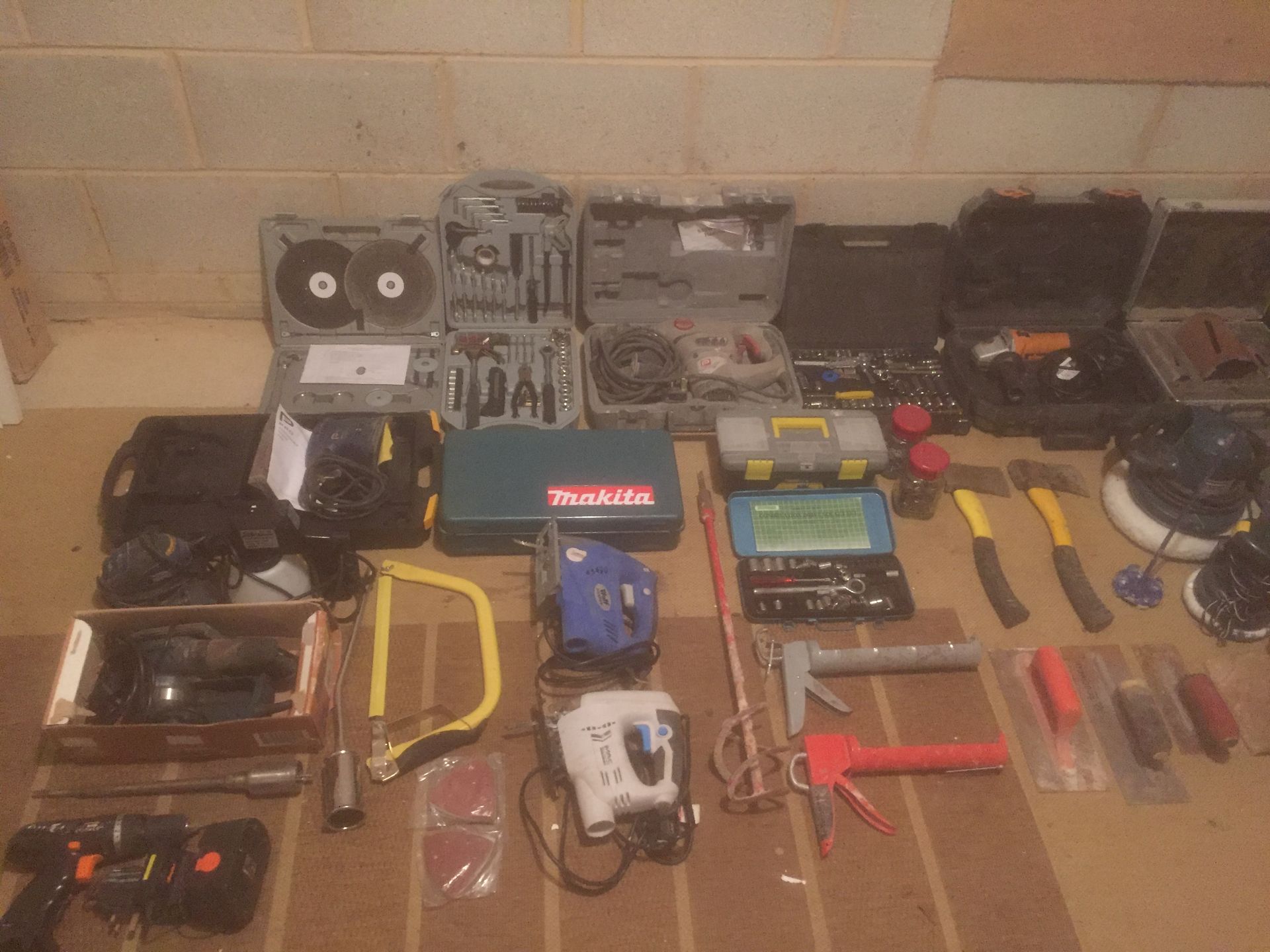 HUGE JOB LOT OF VARIOUS POWER TOOLS, HAND TOOLS, ACCESSORIES, NO RESERVE - Image 7 of 8