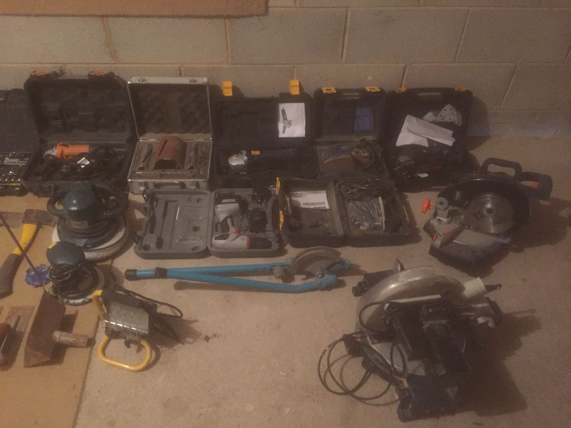 HUGE JOB LOT OF VARIOUS POWER TOOLS, HAND TOOLS, ACCESSORIES, NO RESERVE - Image 6 of 8
