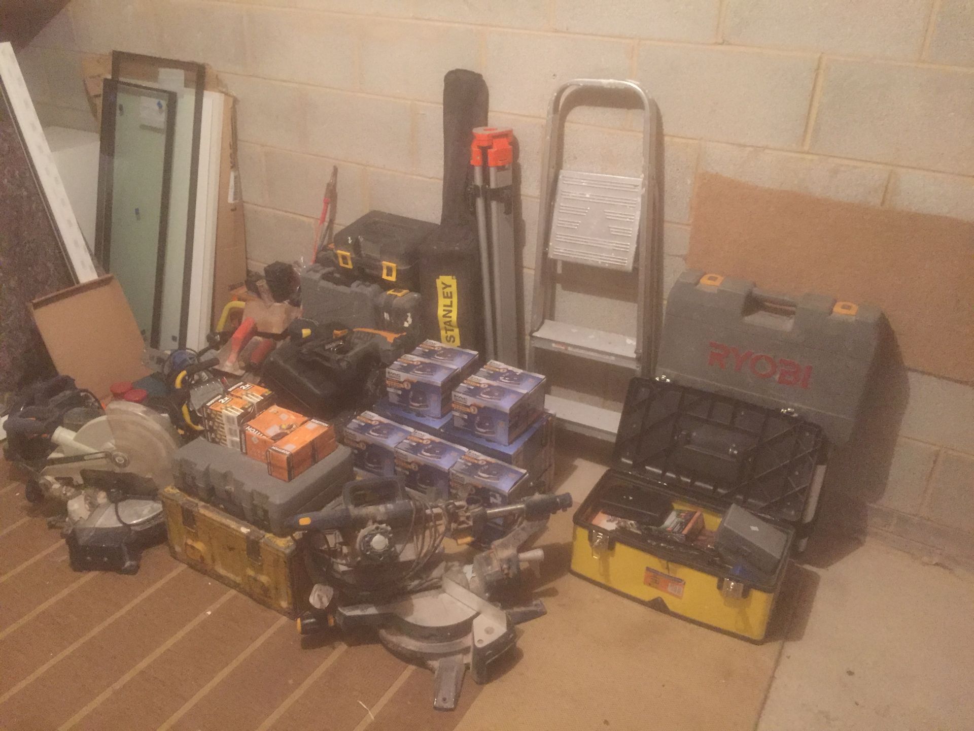HUGE JOB LOT OF VARIOUS POWER TOOLS, HAND TOOLS, ACCESSORIES, NO RESERVE - Image 8 of 8