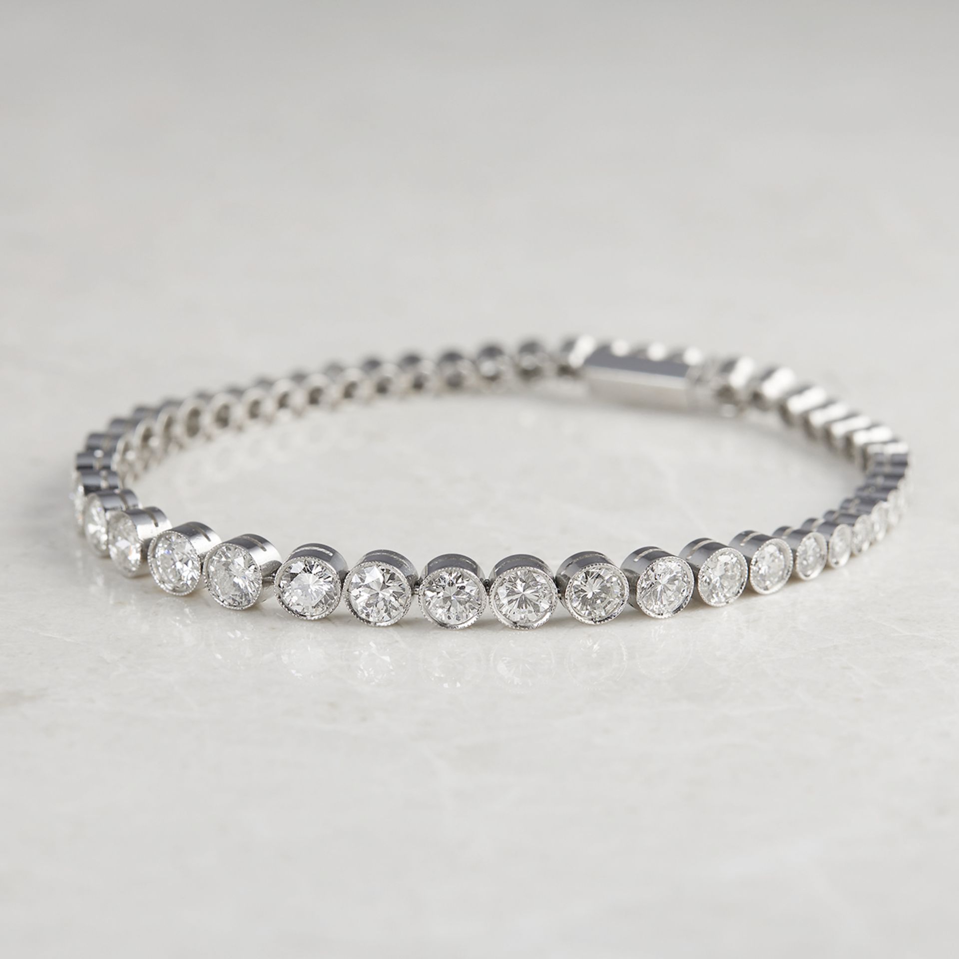 Unbranded, Platinum 6.43ct Graduated Diamond Tennis Bracelet - Image 2 of 7