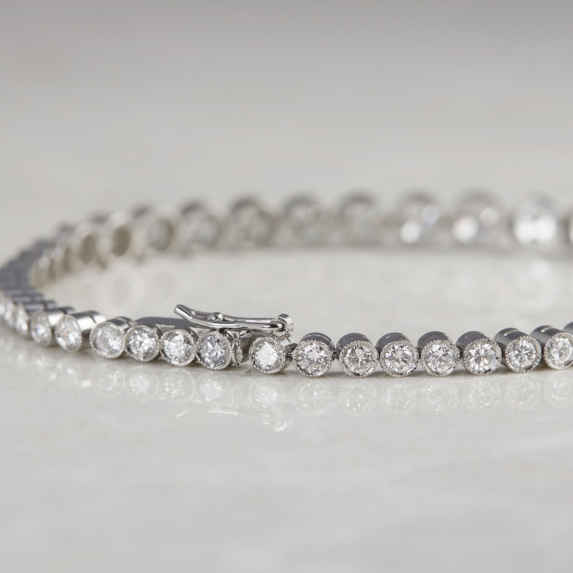 Unbranded, Platinum 6.43ct Graduated Diamond Tennis Bracelet - Image 5 of 7